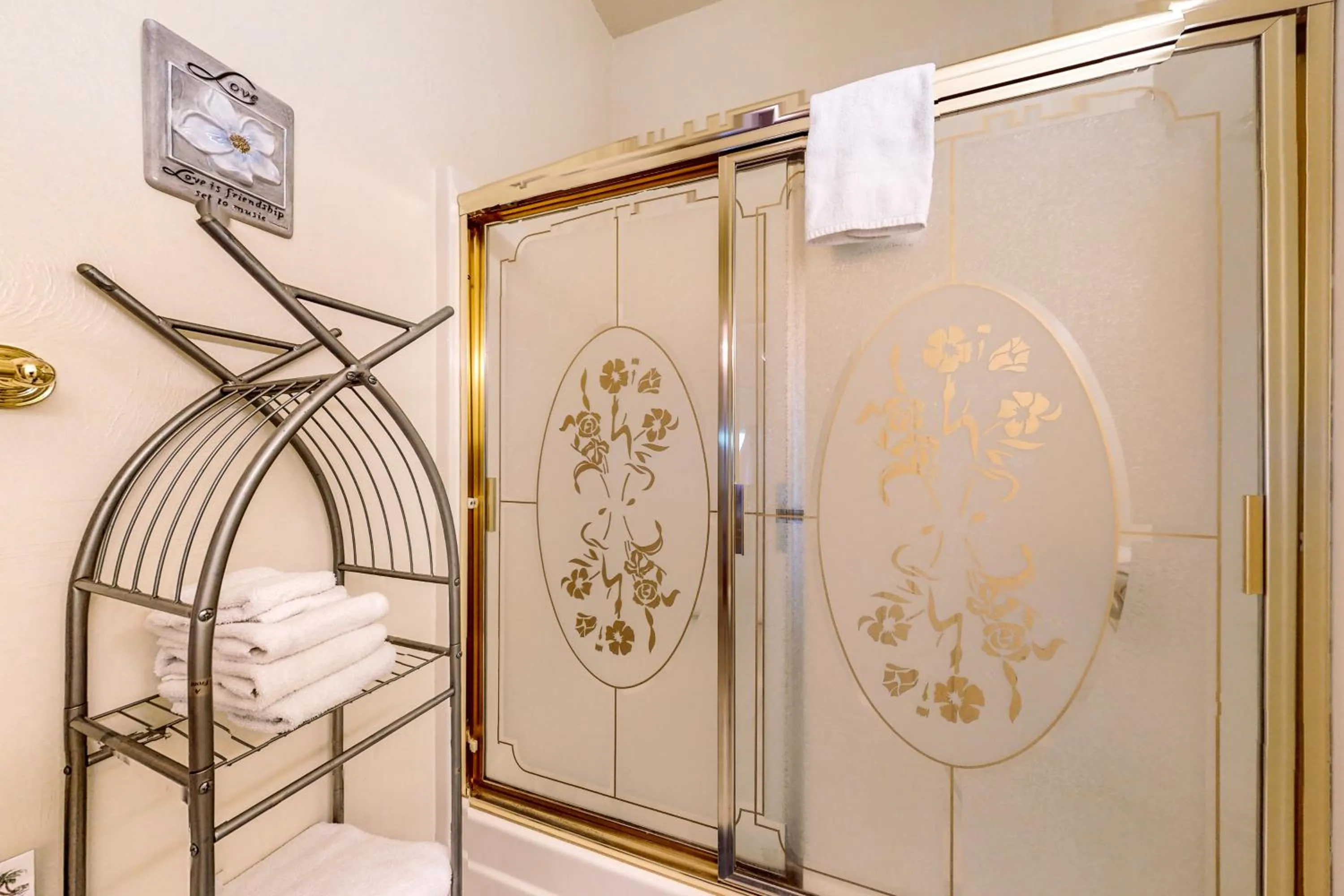 Bed in Riverfront Estate