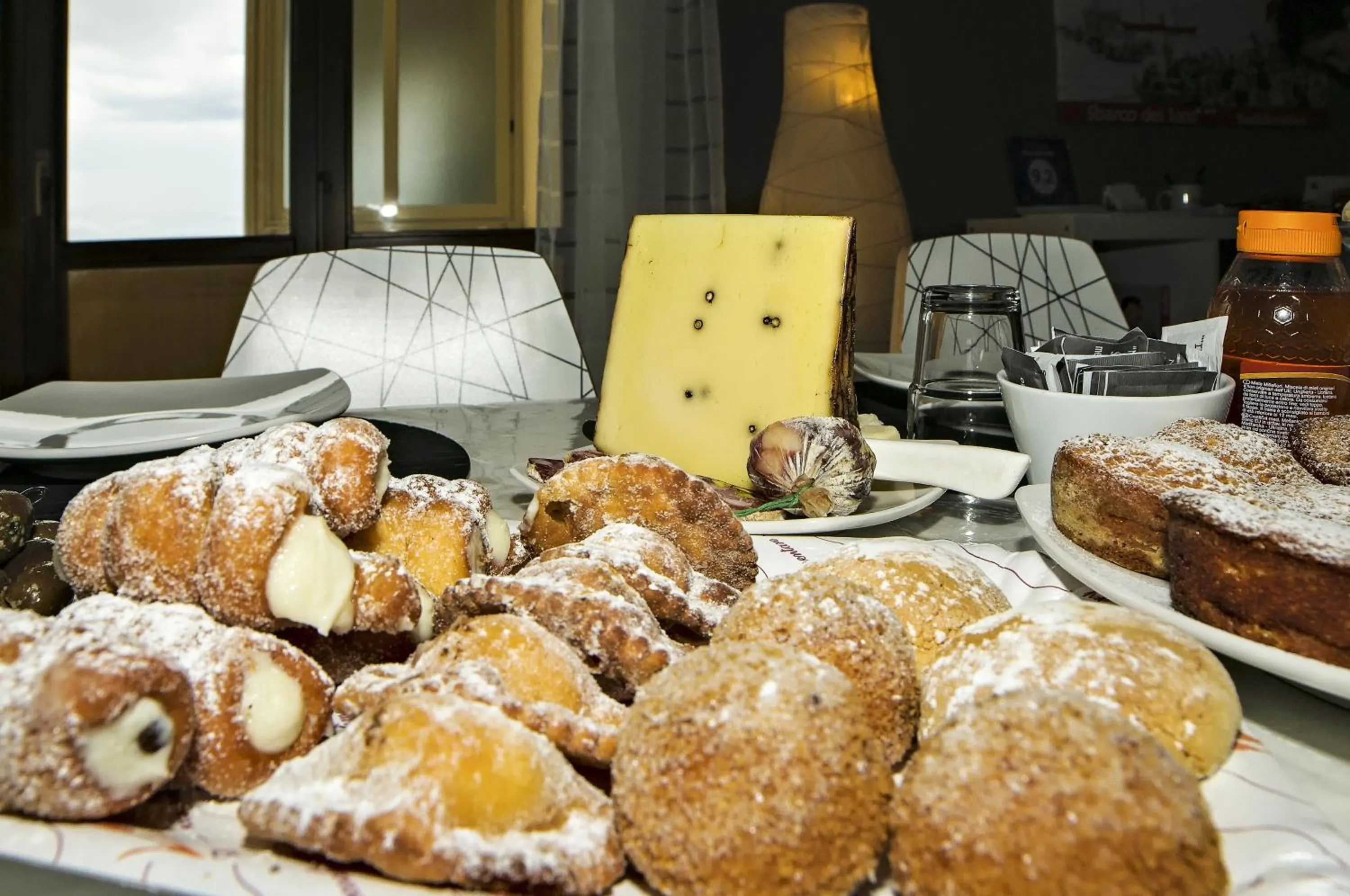 Communal lounge/ TV room in B&B Sbarco dei 1000