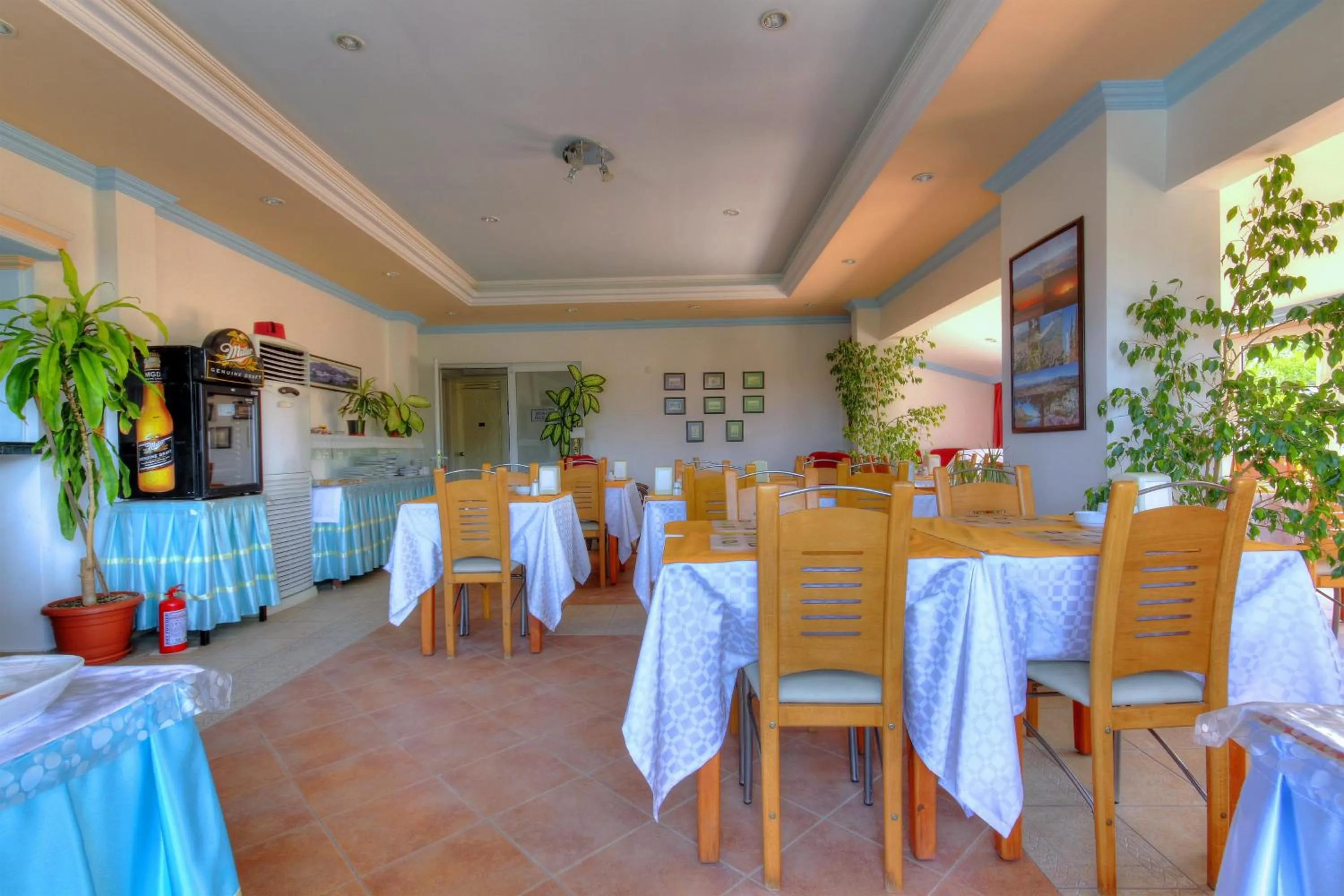 Restaurant/places to eat in Mandalinn Hotel