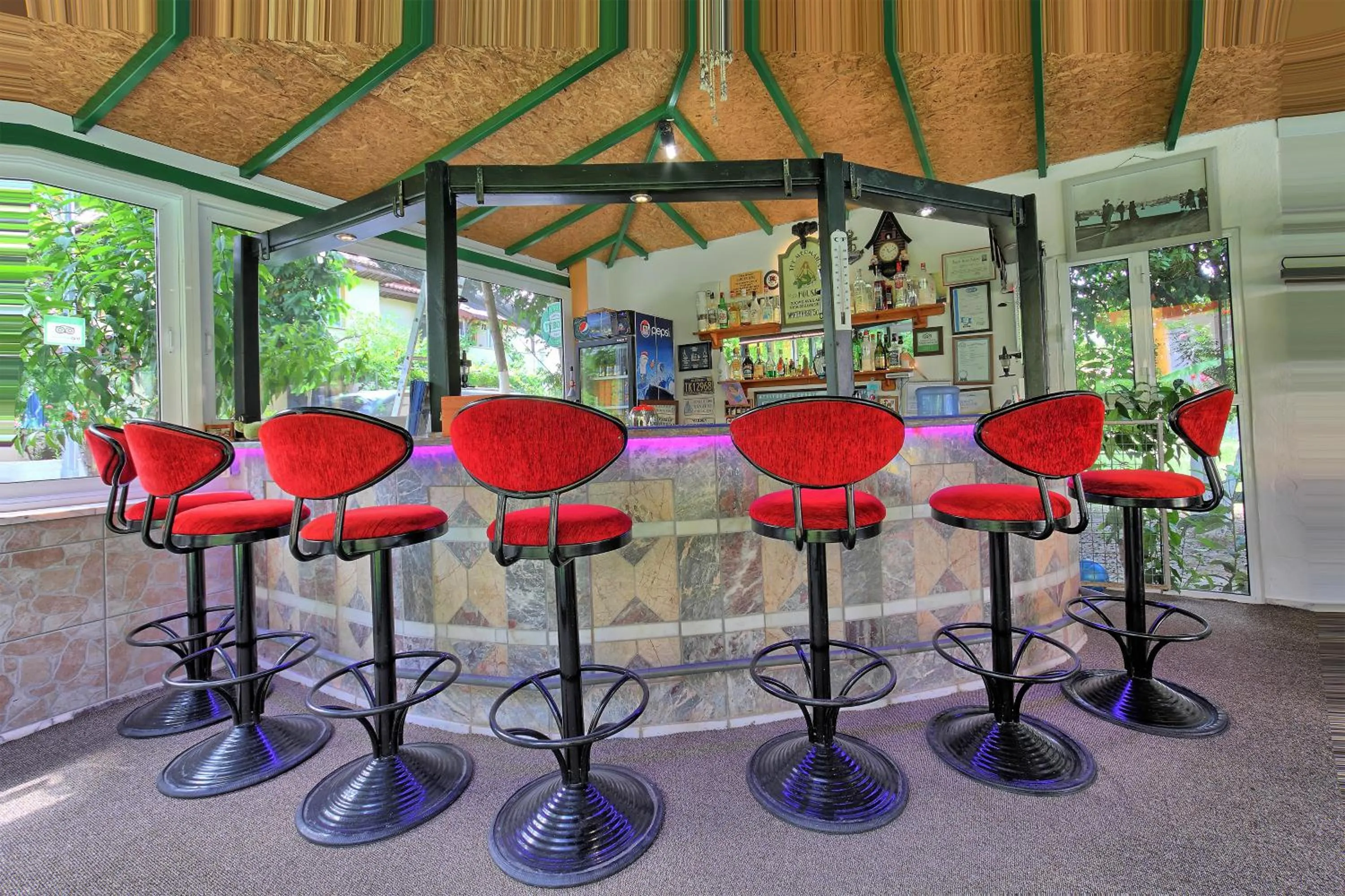 Lounge or bar in Mandalinn Hotel