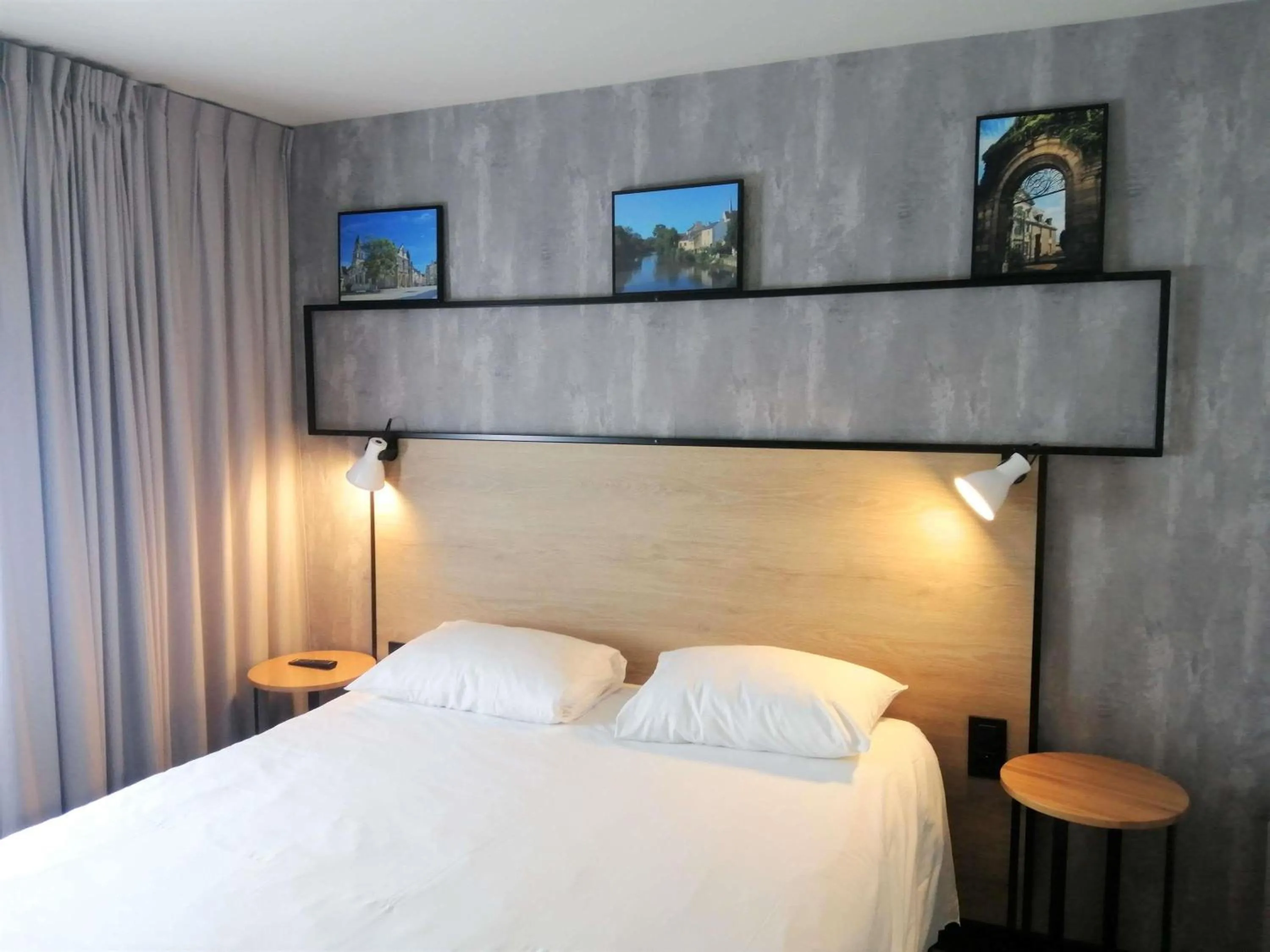 Bedroom, Bed in ibis Poitiers Sud