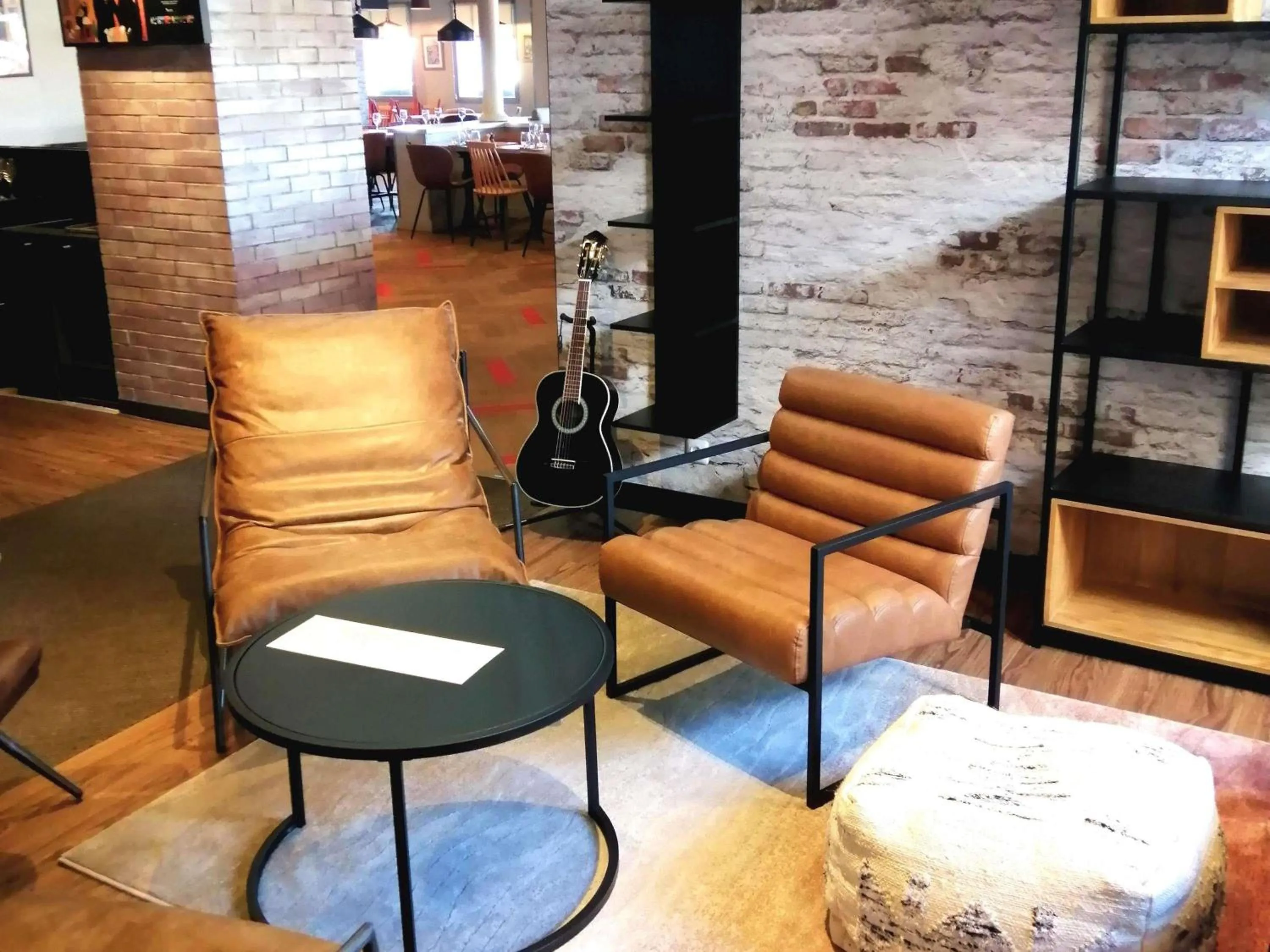 Lounge or bar in ibis Poitiers Sud