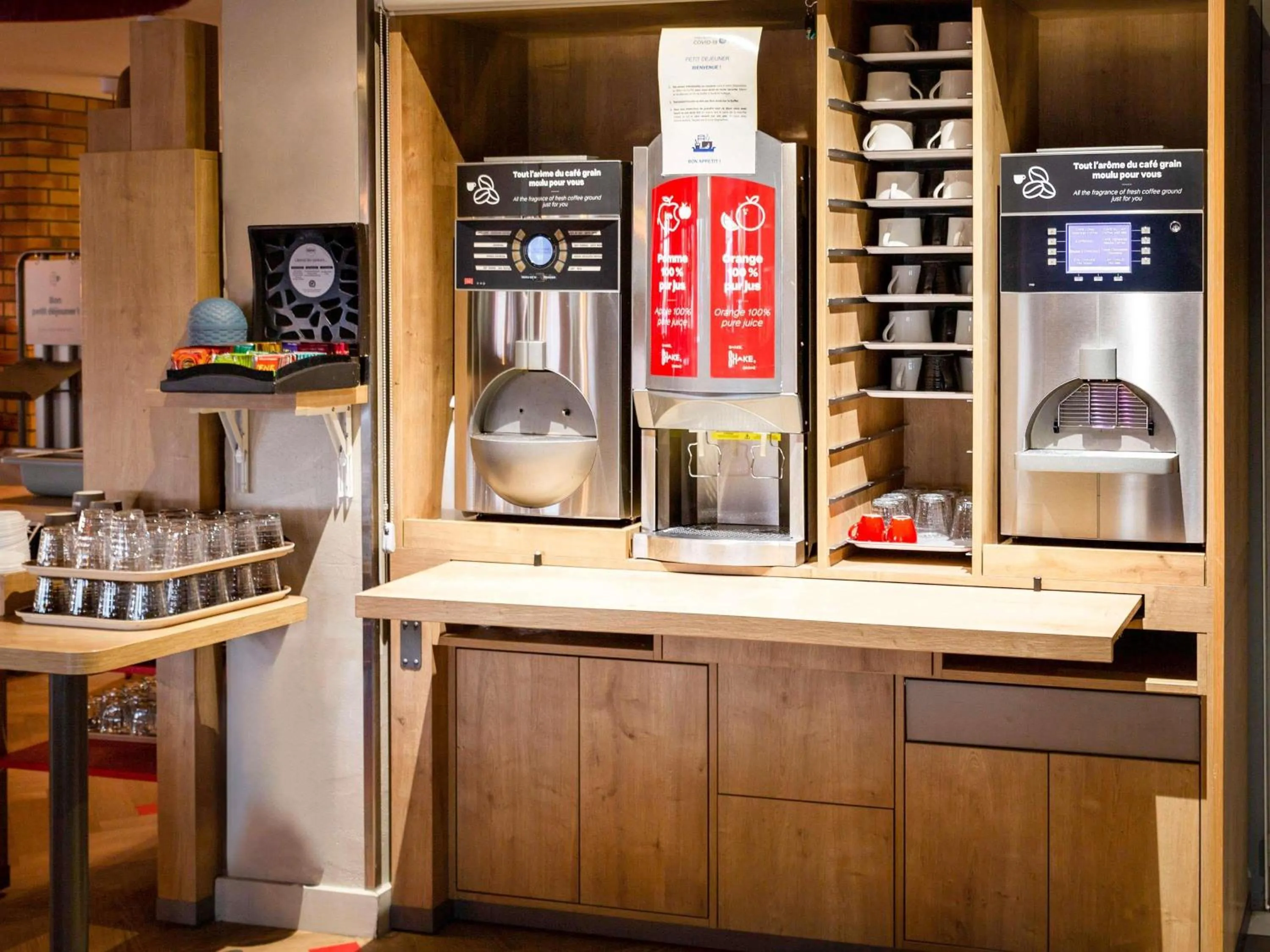 Breakfast in ibis Poitiers Sud