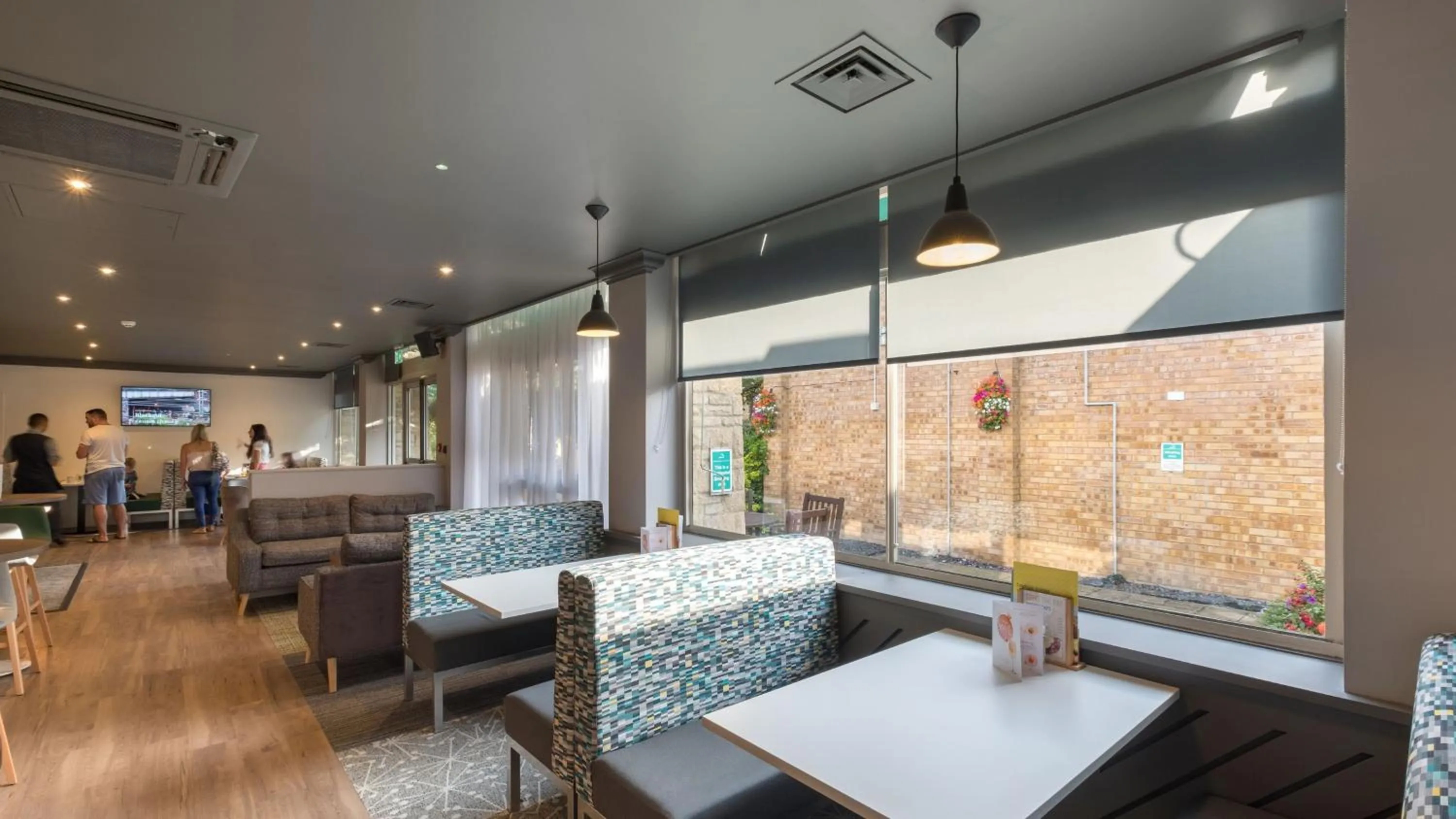 Restaurant/places to eat in Holiday Inn Swindon by IHG