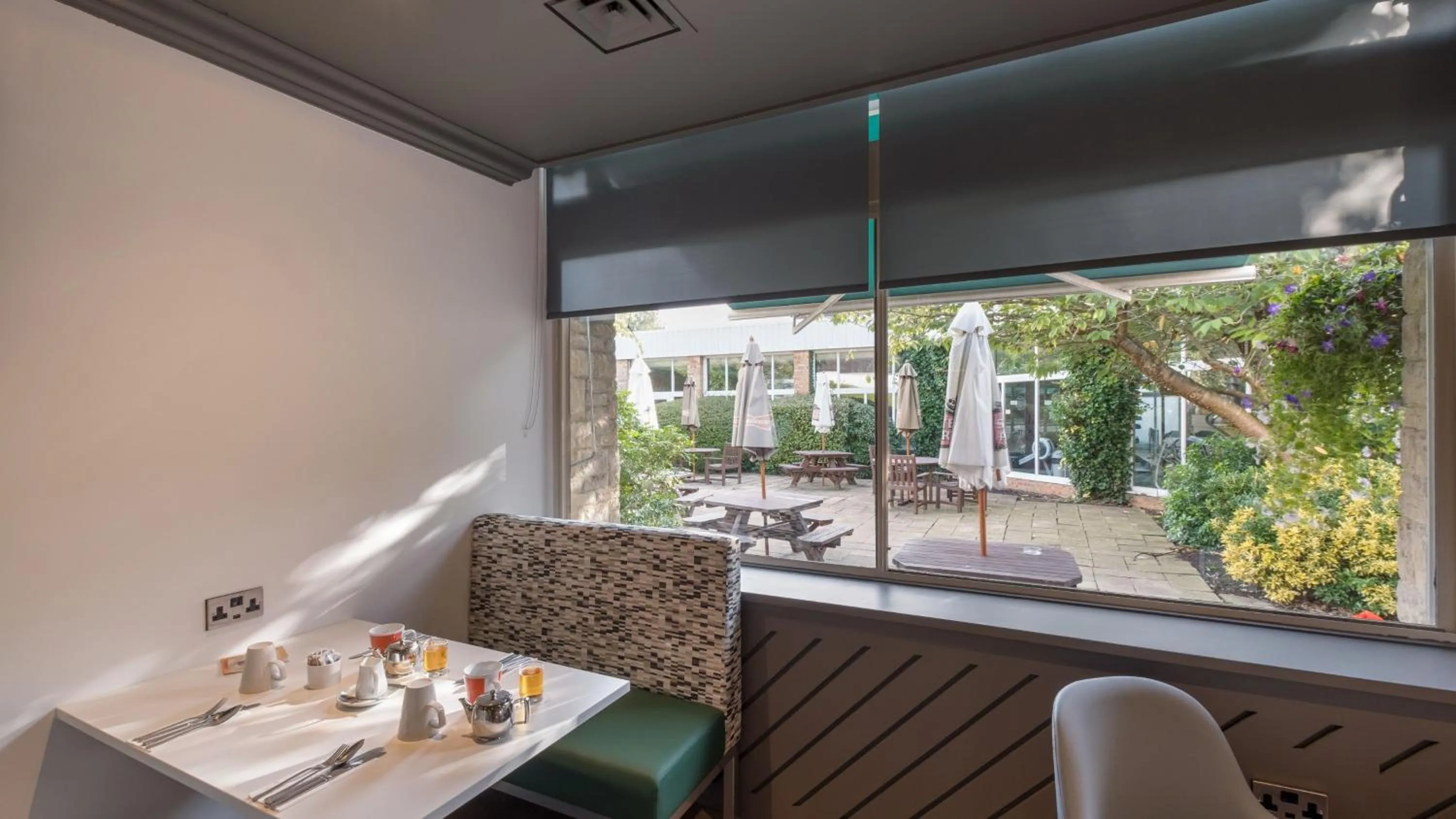 Restaurant/places to eat in Holiday Inn Swindon by IHG