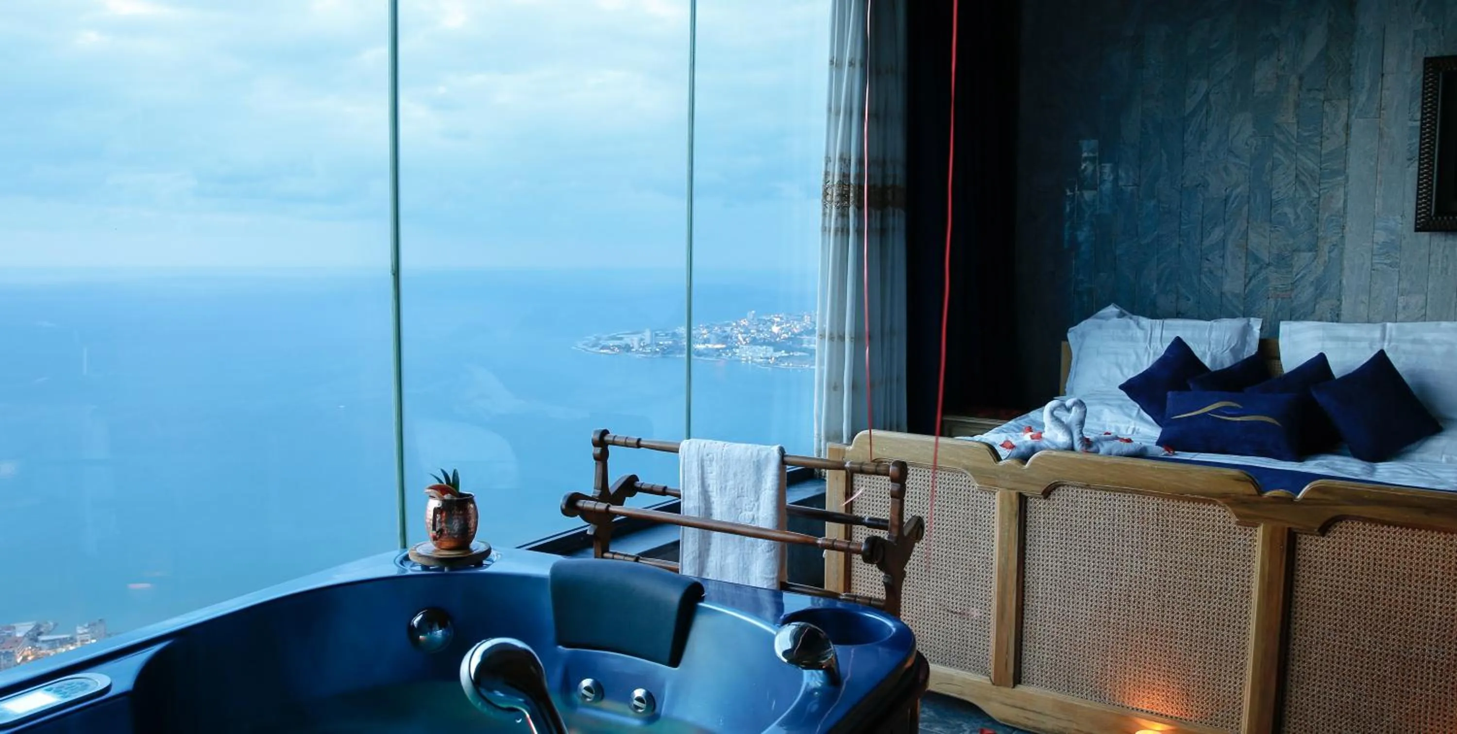 Bed in Bay Lodge Boutique Hotel