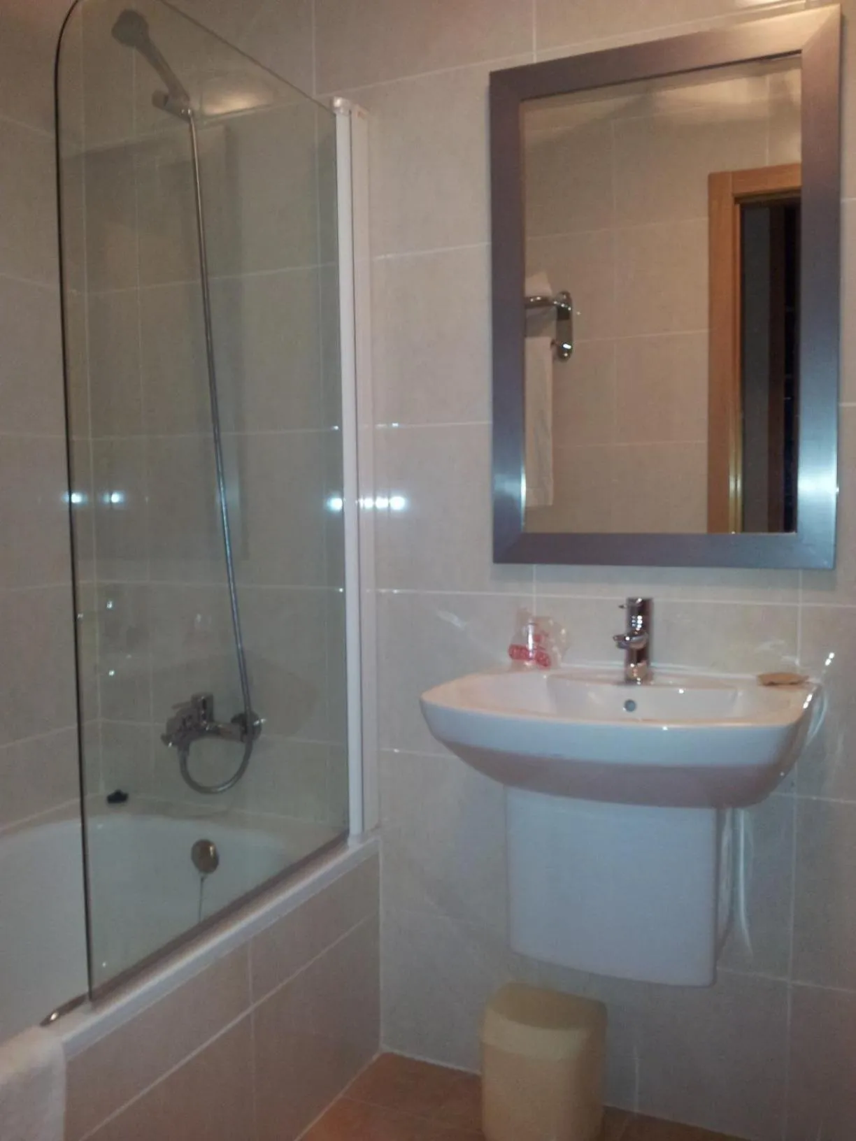 Bathroom in Hotel AV Apartamentos Lobios
