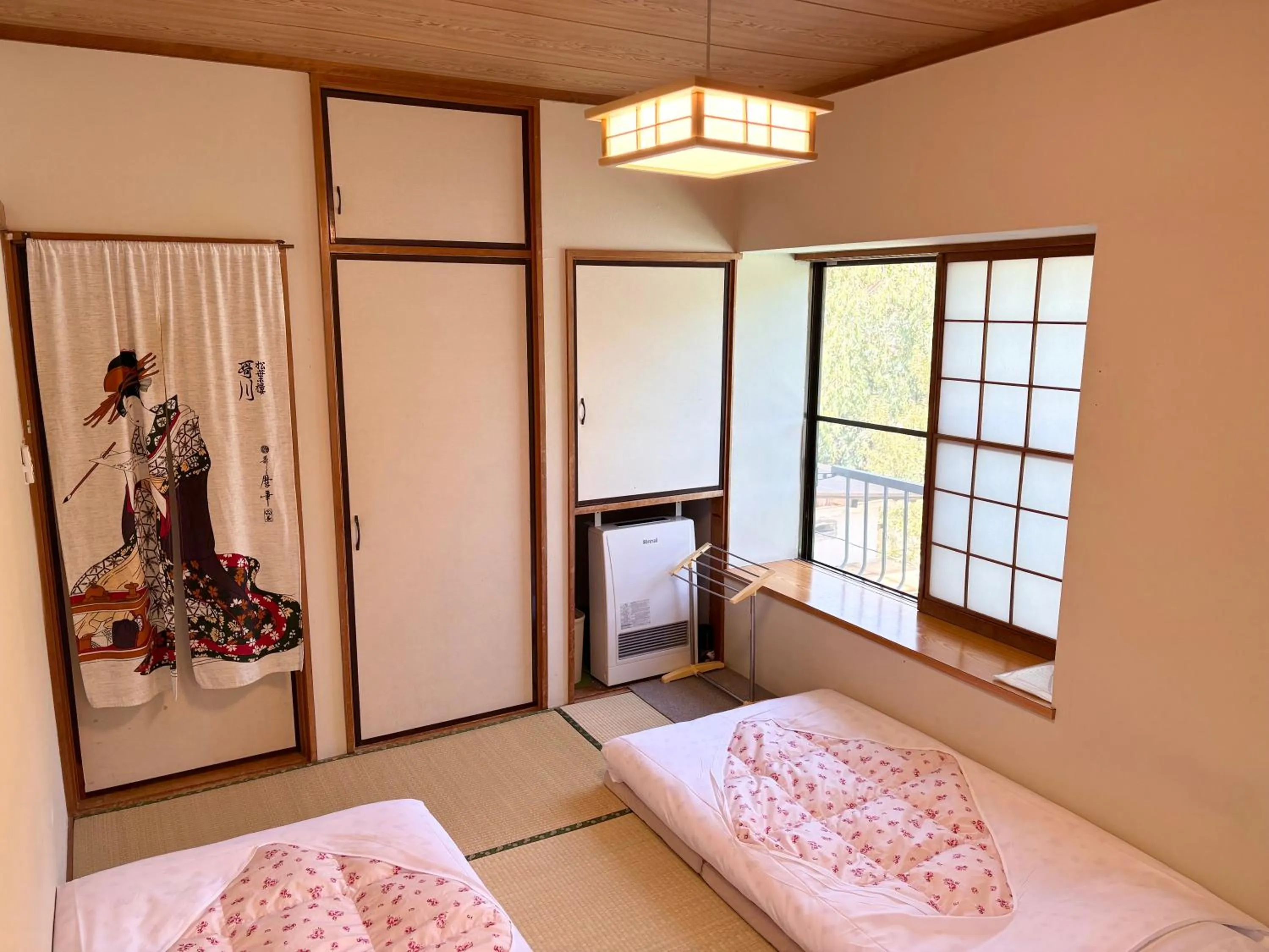 Photo of the whole room, Bed in Fuji-Hakone Guest House