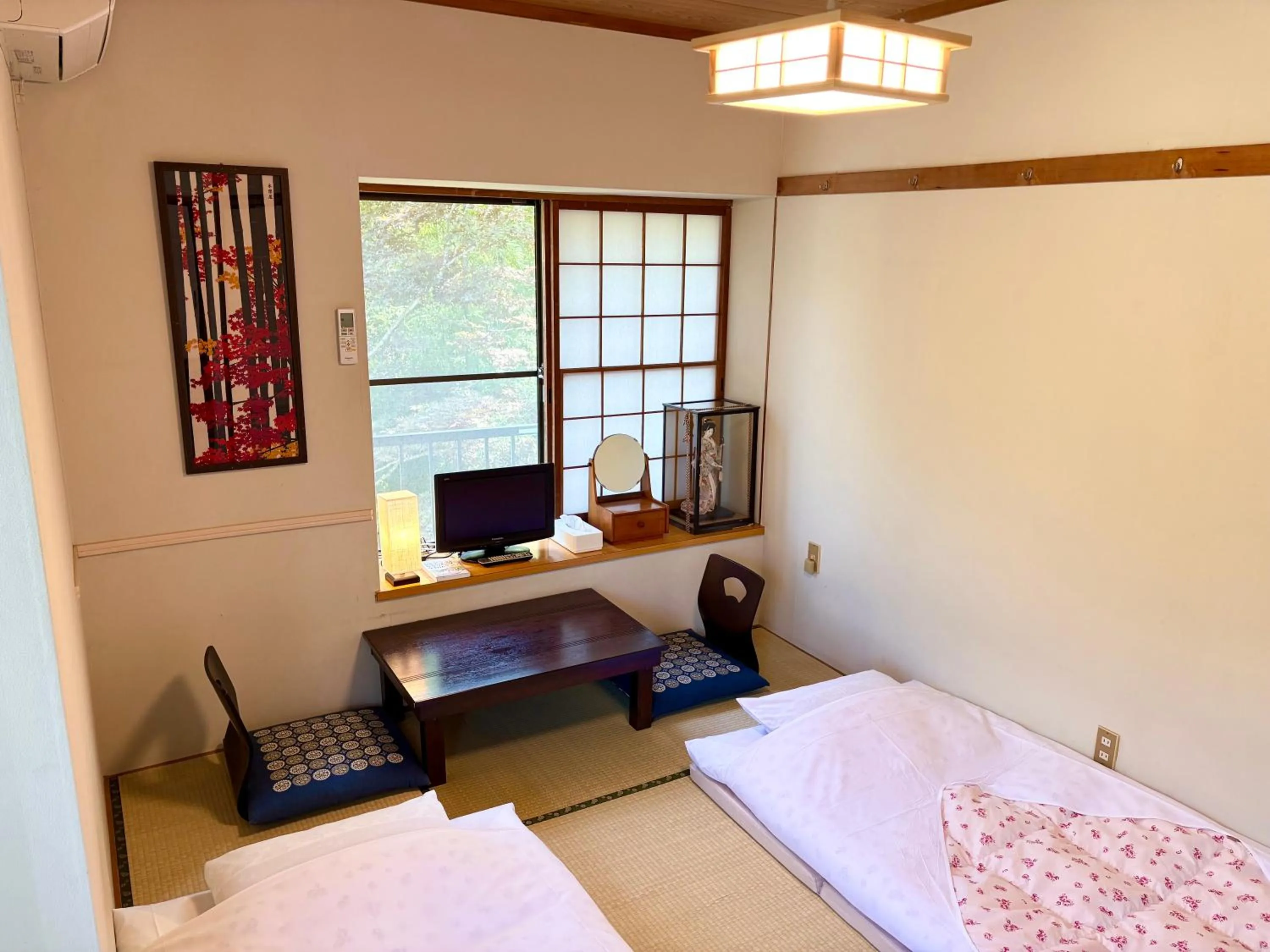 Photo of the whole room, Bed in Fuji-Hakone Guest House