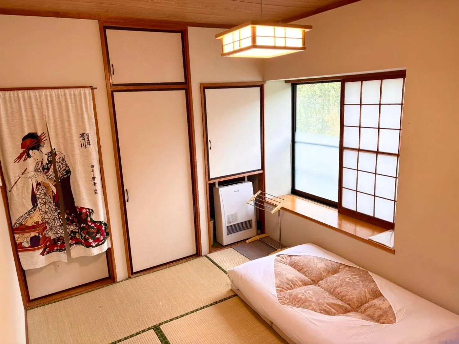 Photo of the whole room, Bed in Fuji-Hakone Guest House
