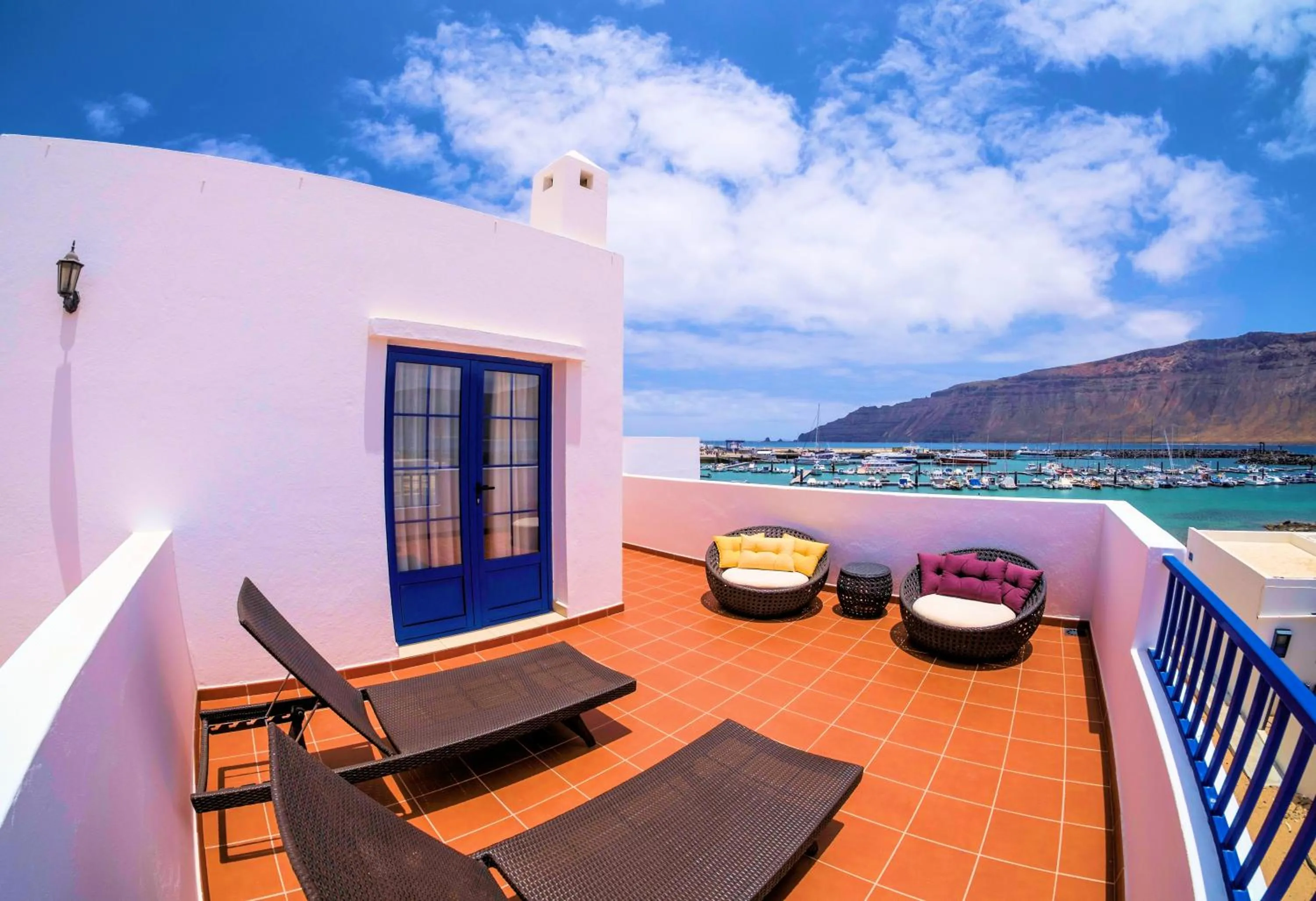 Superior Suite with Sea View in Evita Beach Suites Exclusivas