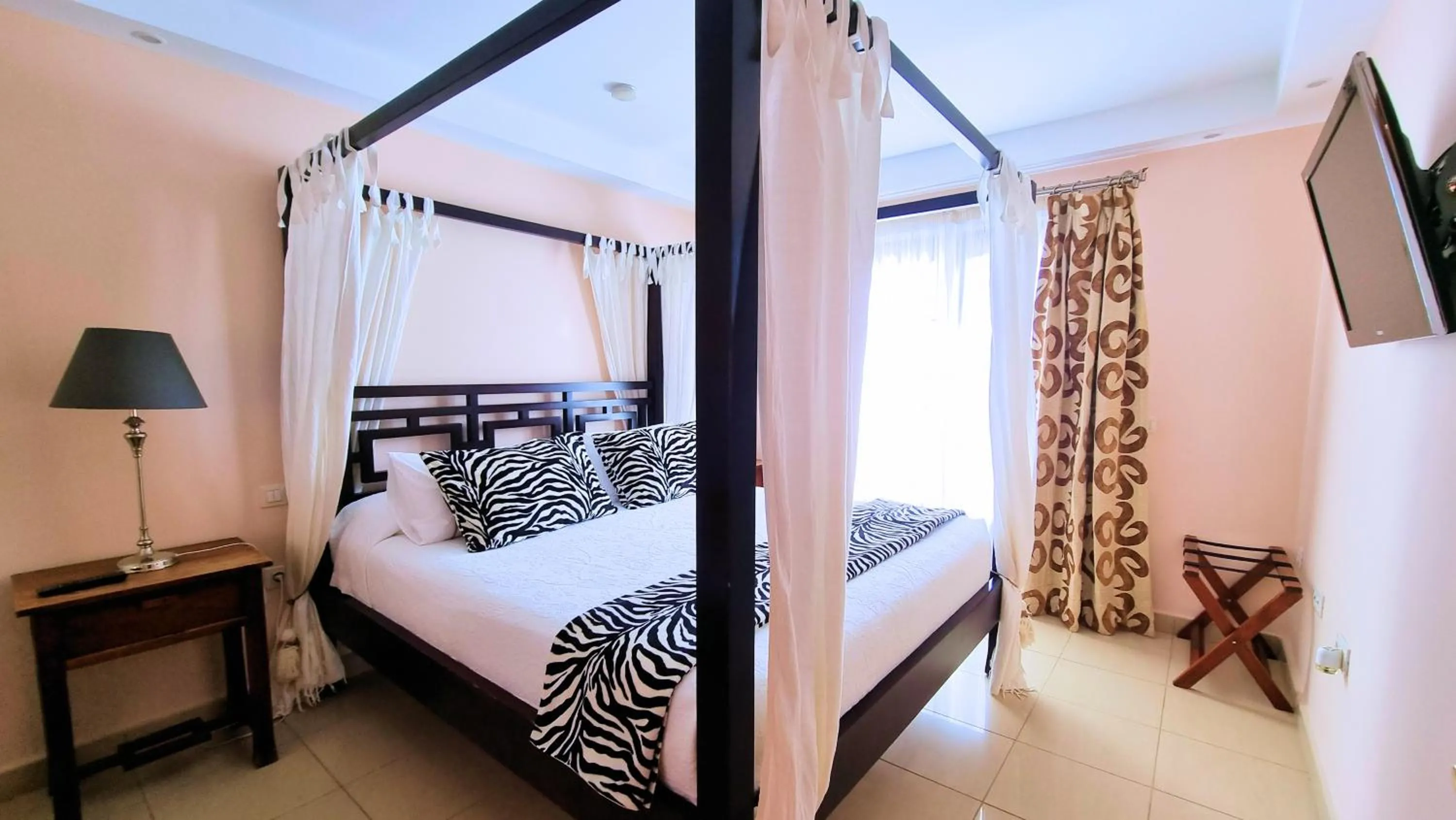 Superior Suite with Sea View in Evita Beach Suites Exclusivas