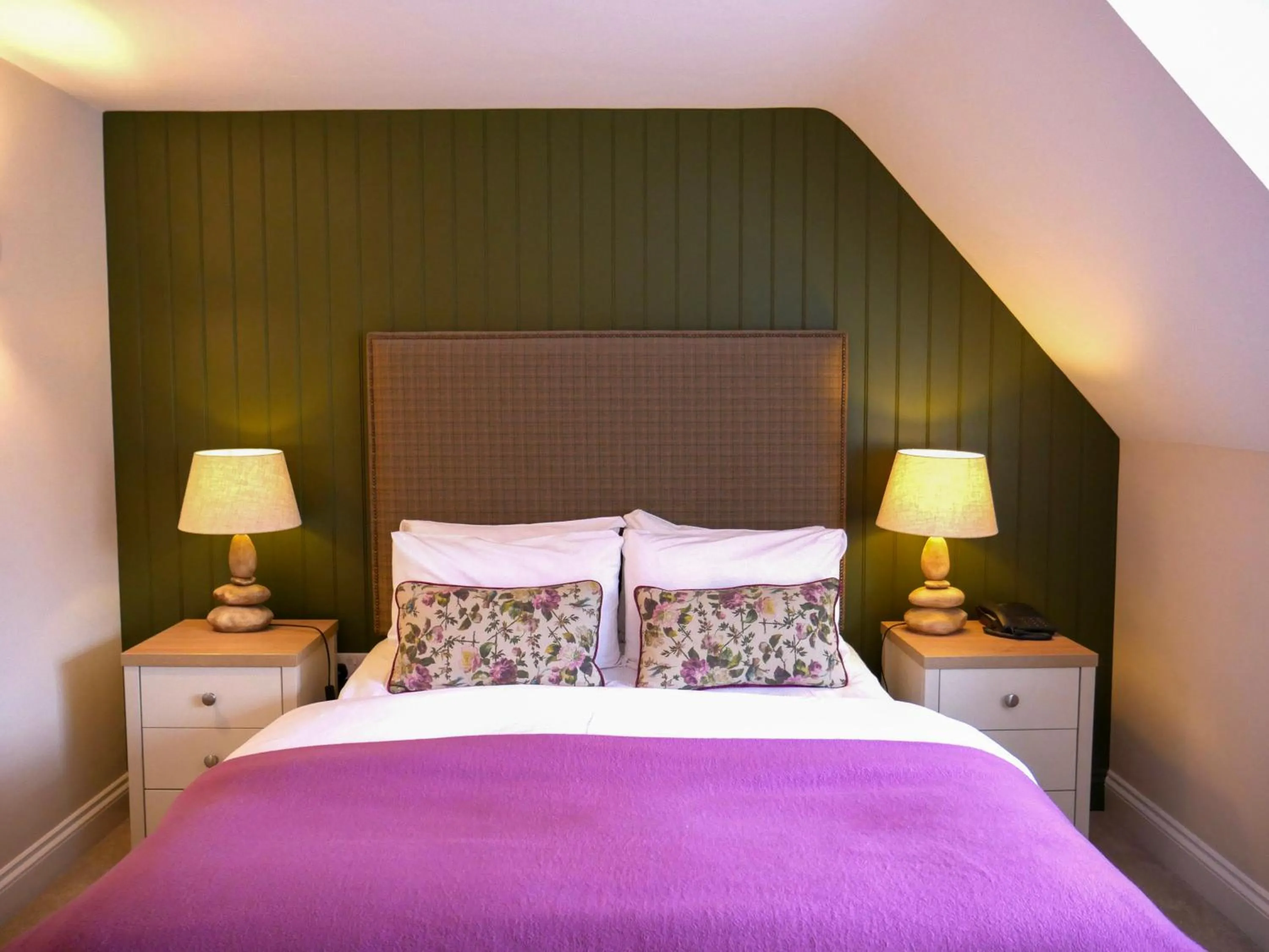 Bedroom, Bed in Caley Hall