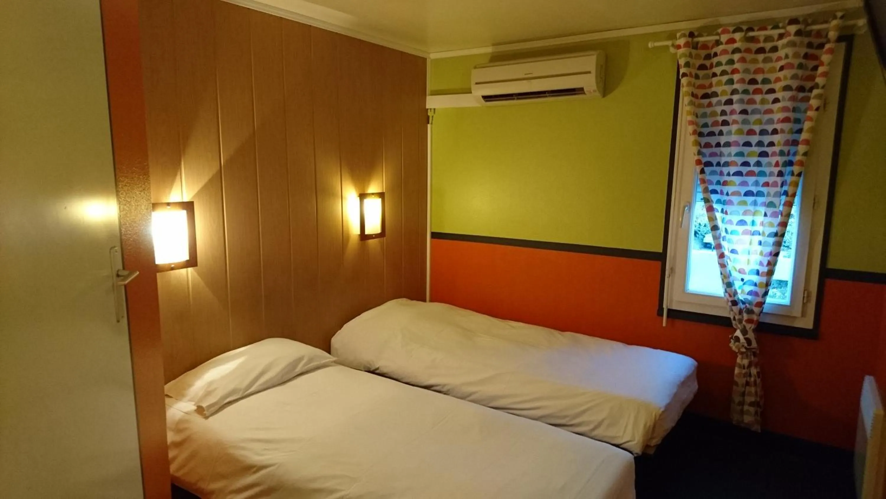 Bedroom, Bed in Fasthotel Montpellier Baillargues