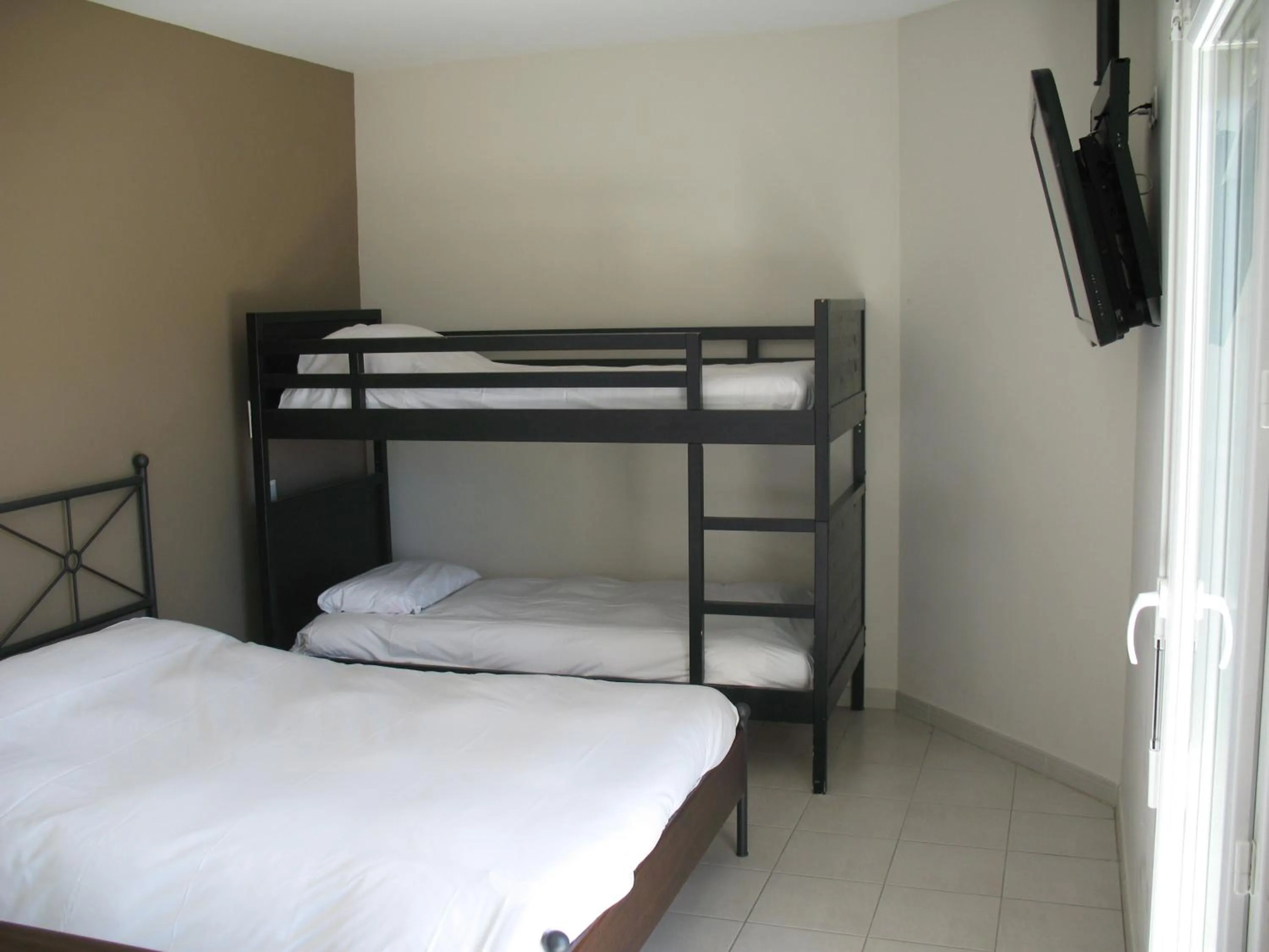 bunk bed, Bed in Fasthotel Montpellier Baillargues