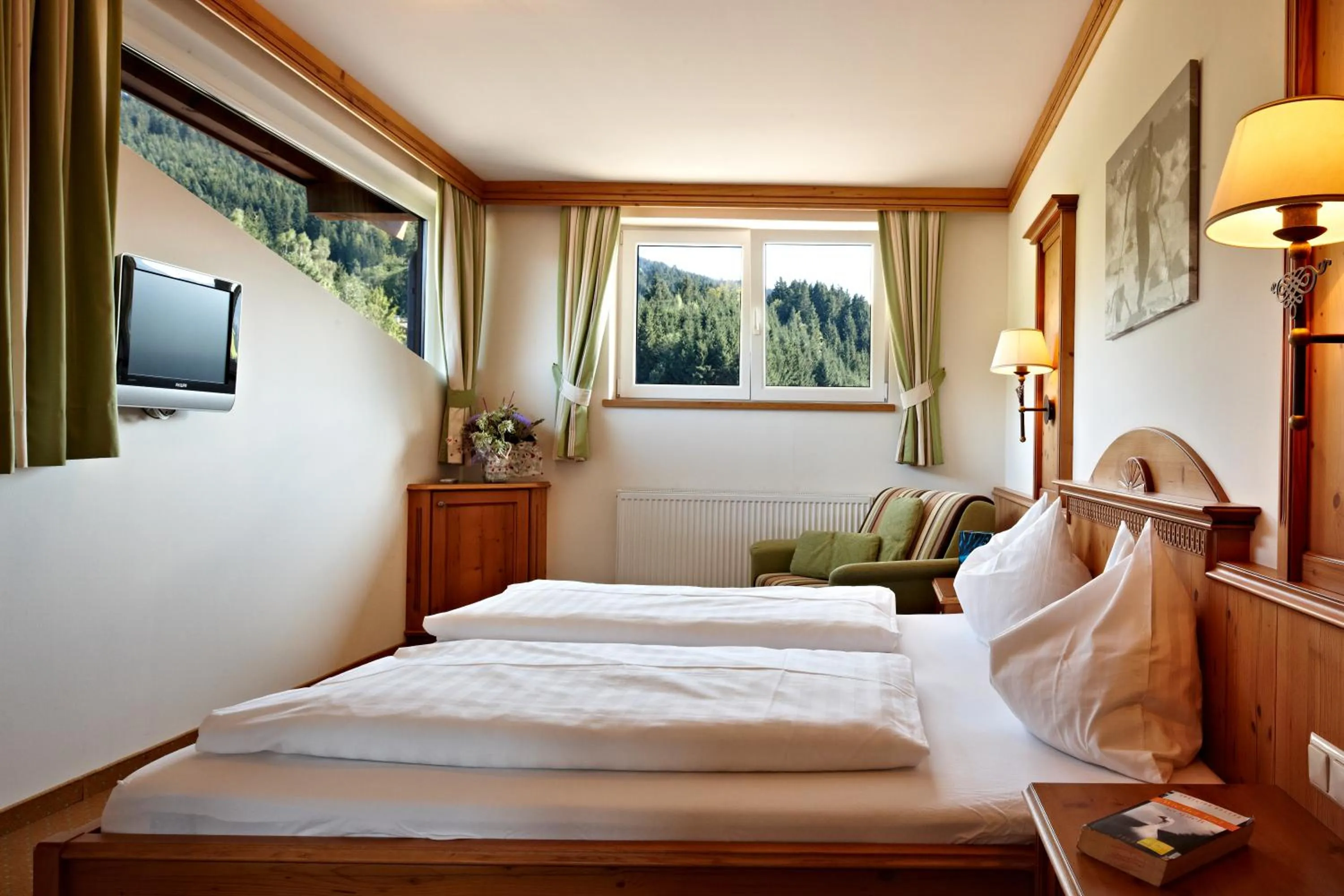 Photo of the whole room, Bed in Lifthotel