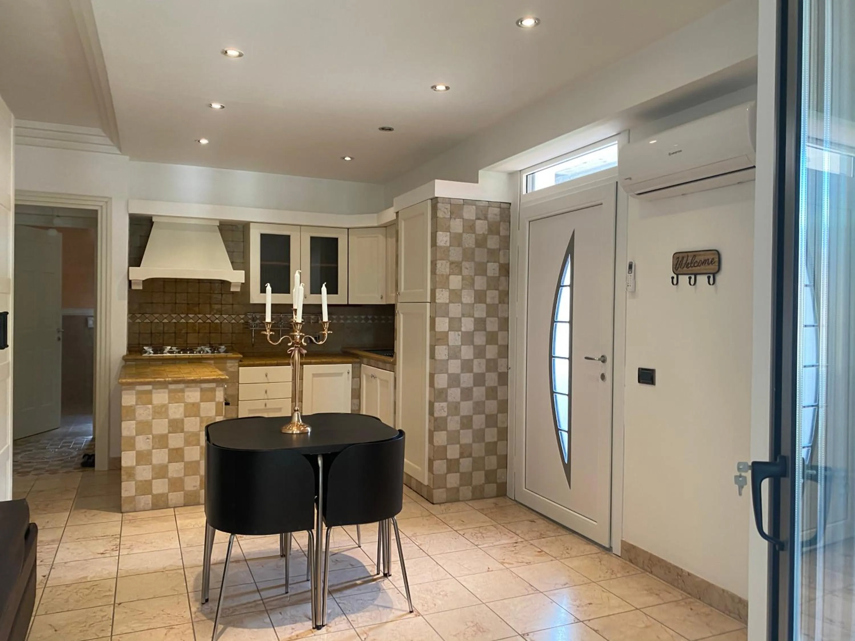 Kitchen or kitchenette in Villa Liliana