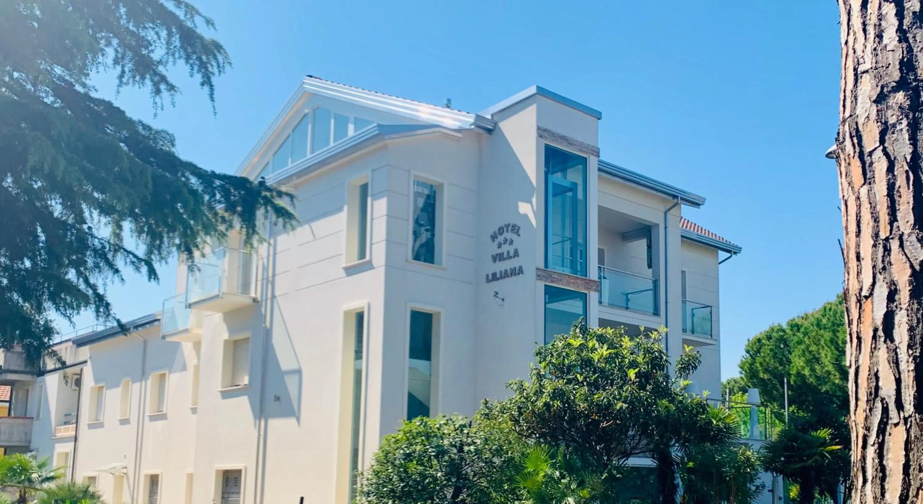 Property building in Villa Liliana