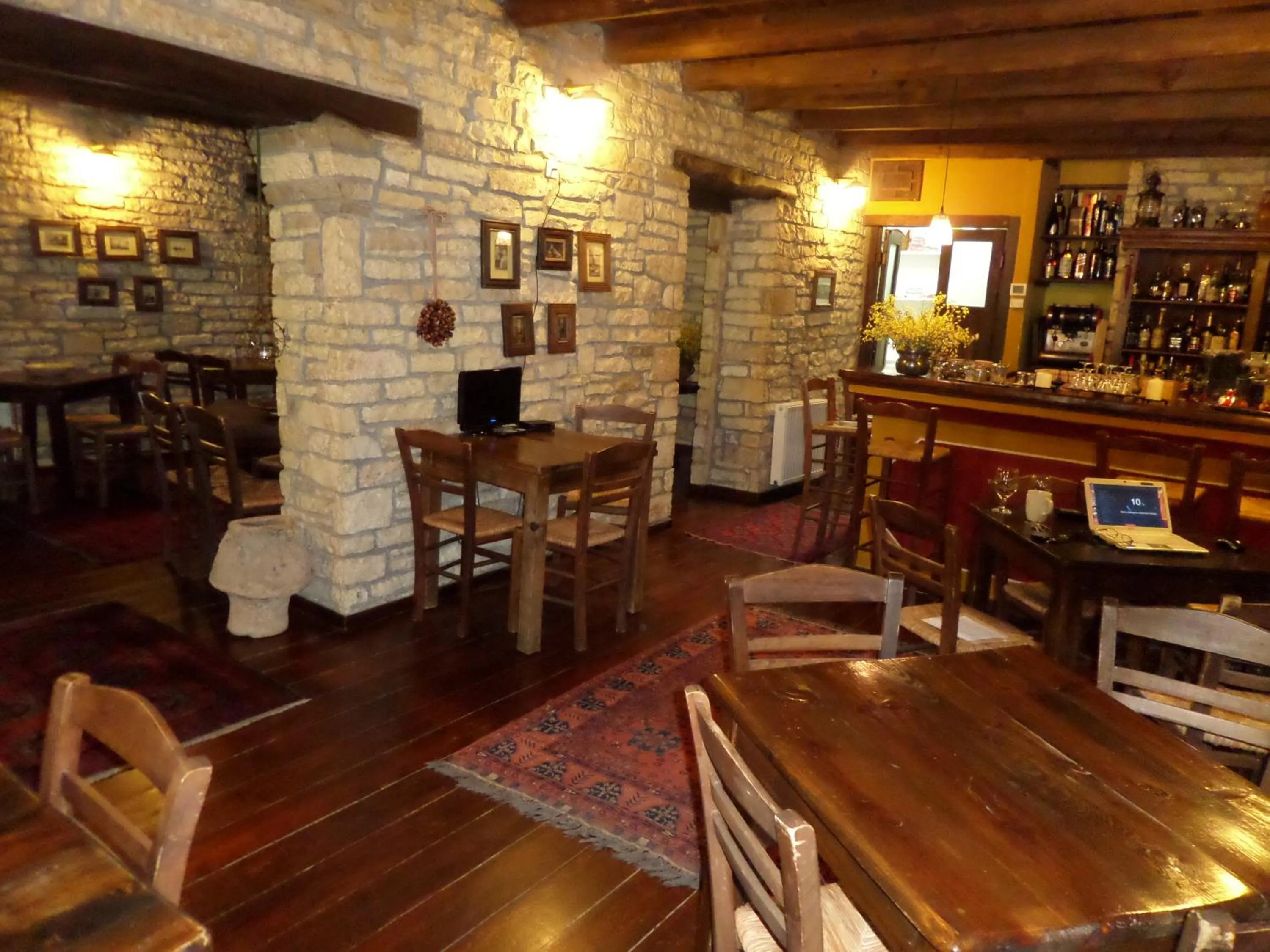 Night in Arhontiko Aristis