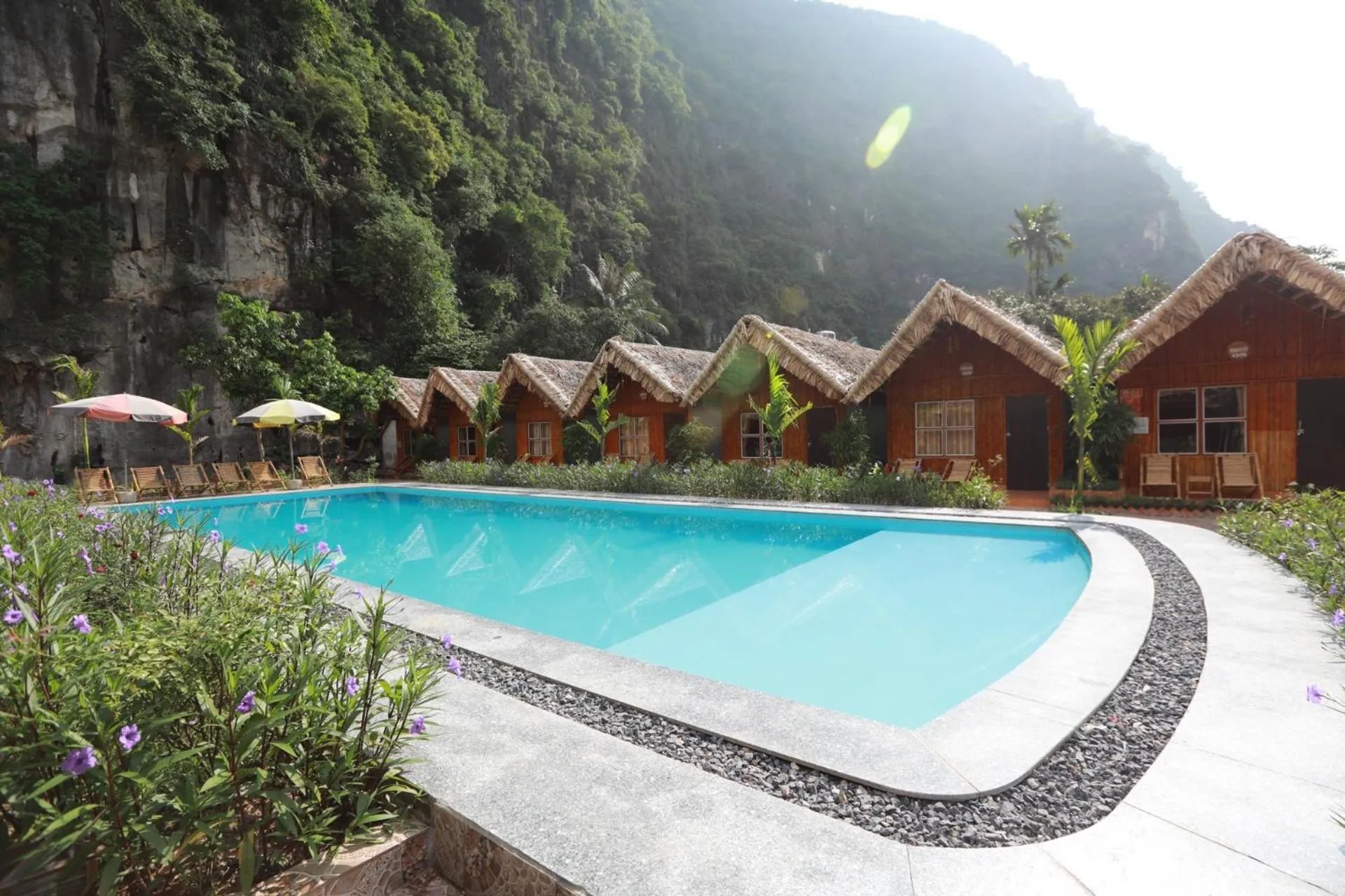 Swimming pool in Tam Coc Valley Bung