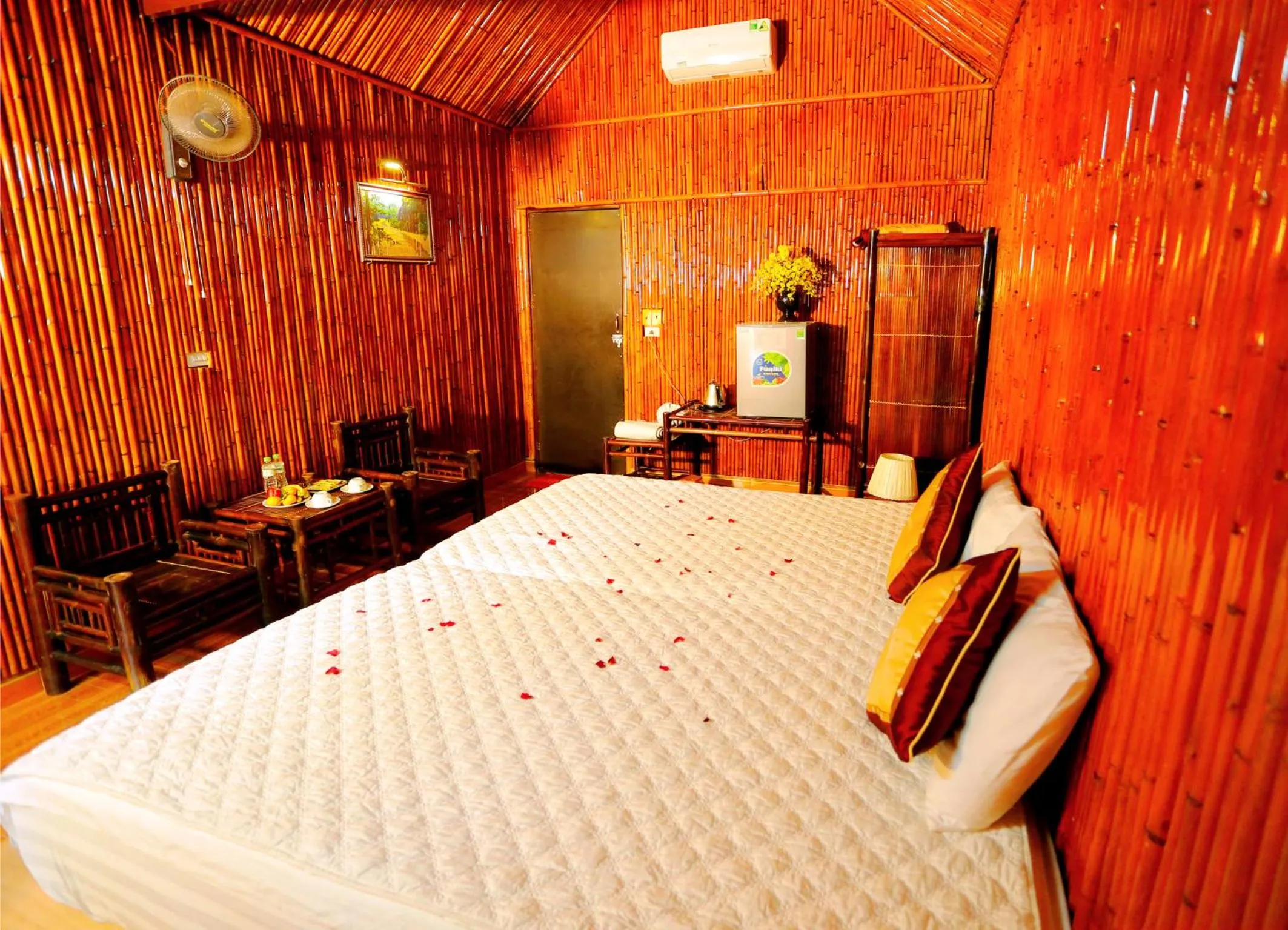 Bed in Tam Coc Valley Bung