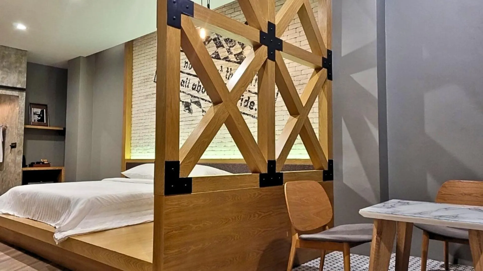 Bedroom, Bed in Wheeler Bed &Bike