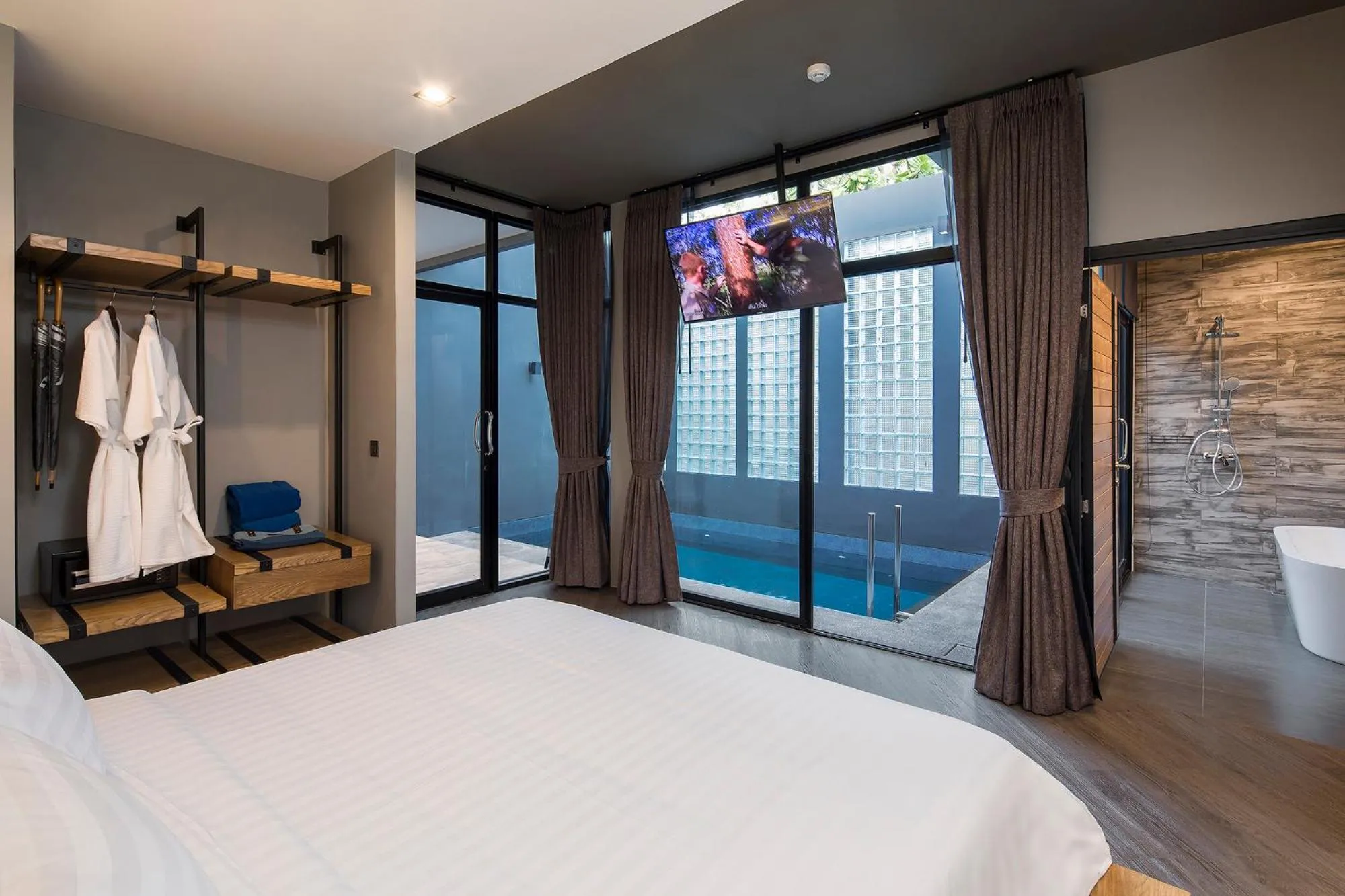 Bedroom, Bed in Wheeler Bed &Bike