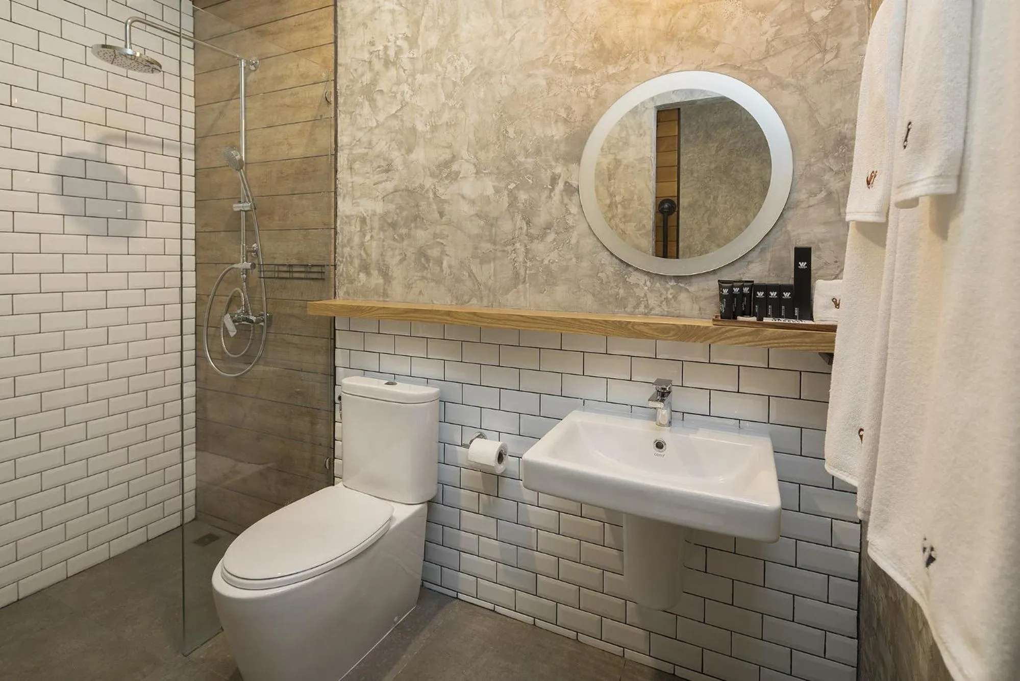 Bathroom in Wheeler Bed &Bike