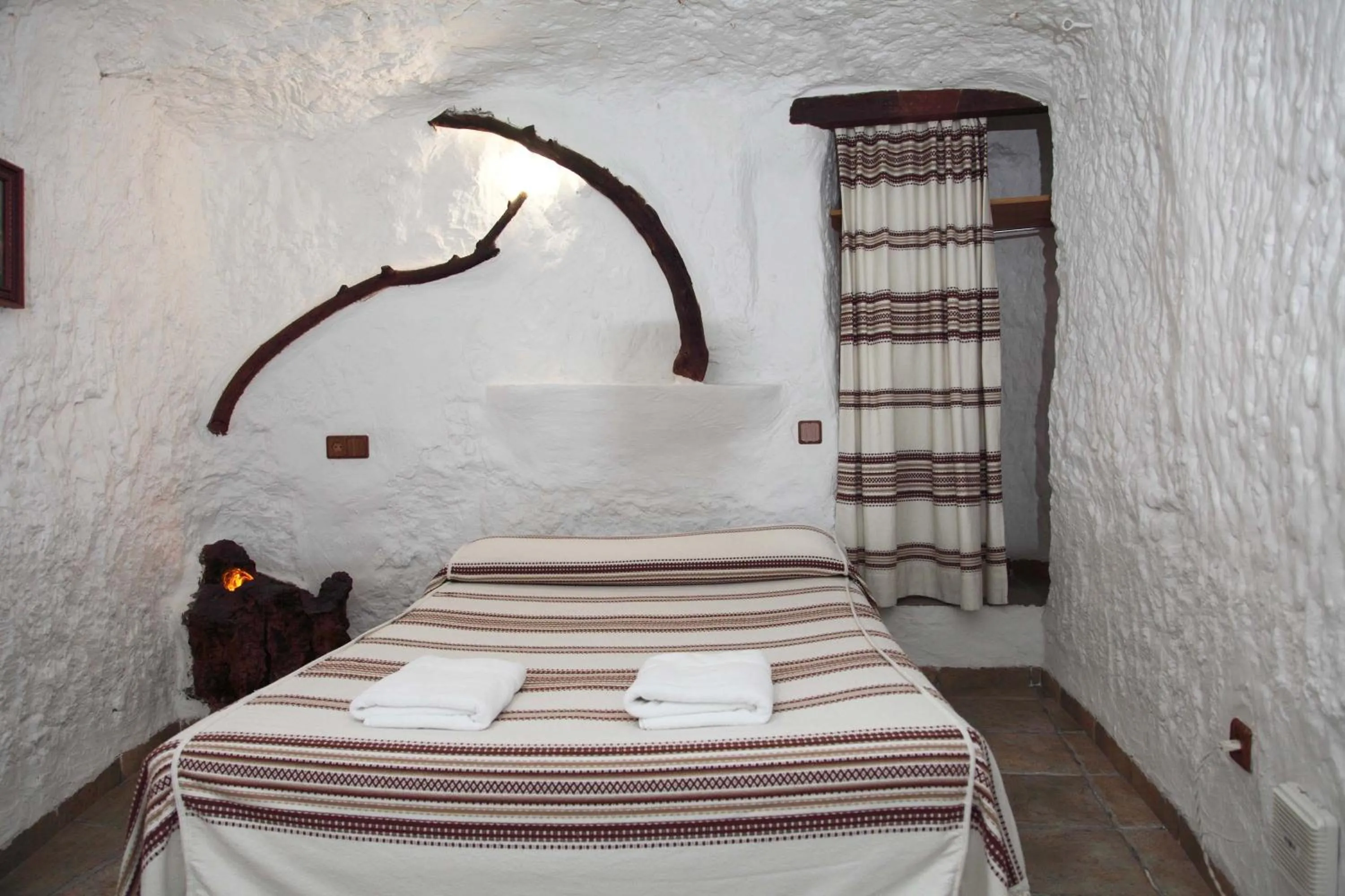 Bed in Cuevas La Atalaya