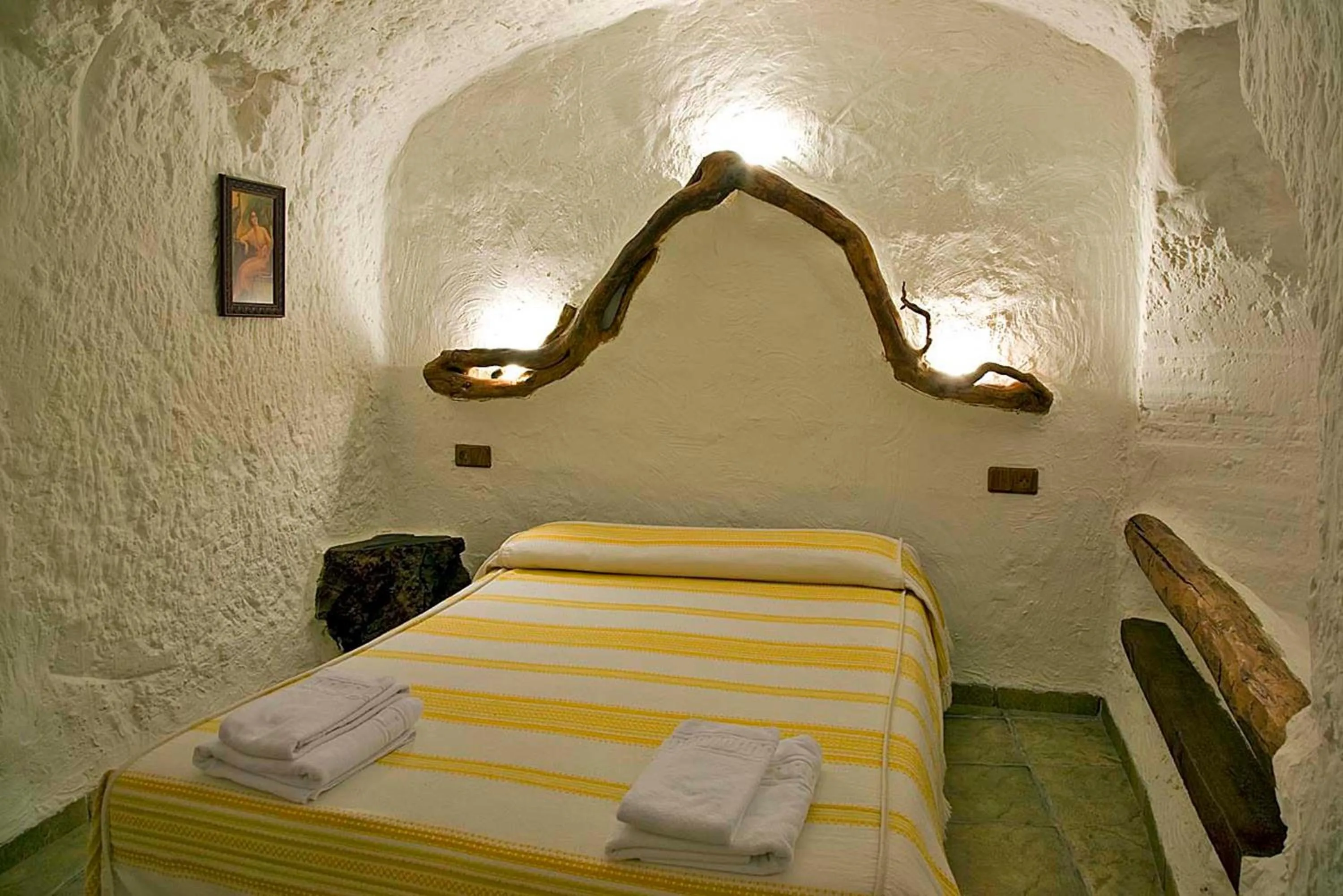 Bed in Cuevas La Atalaya