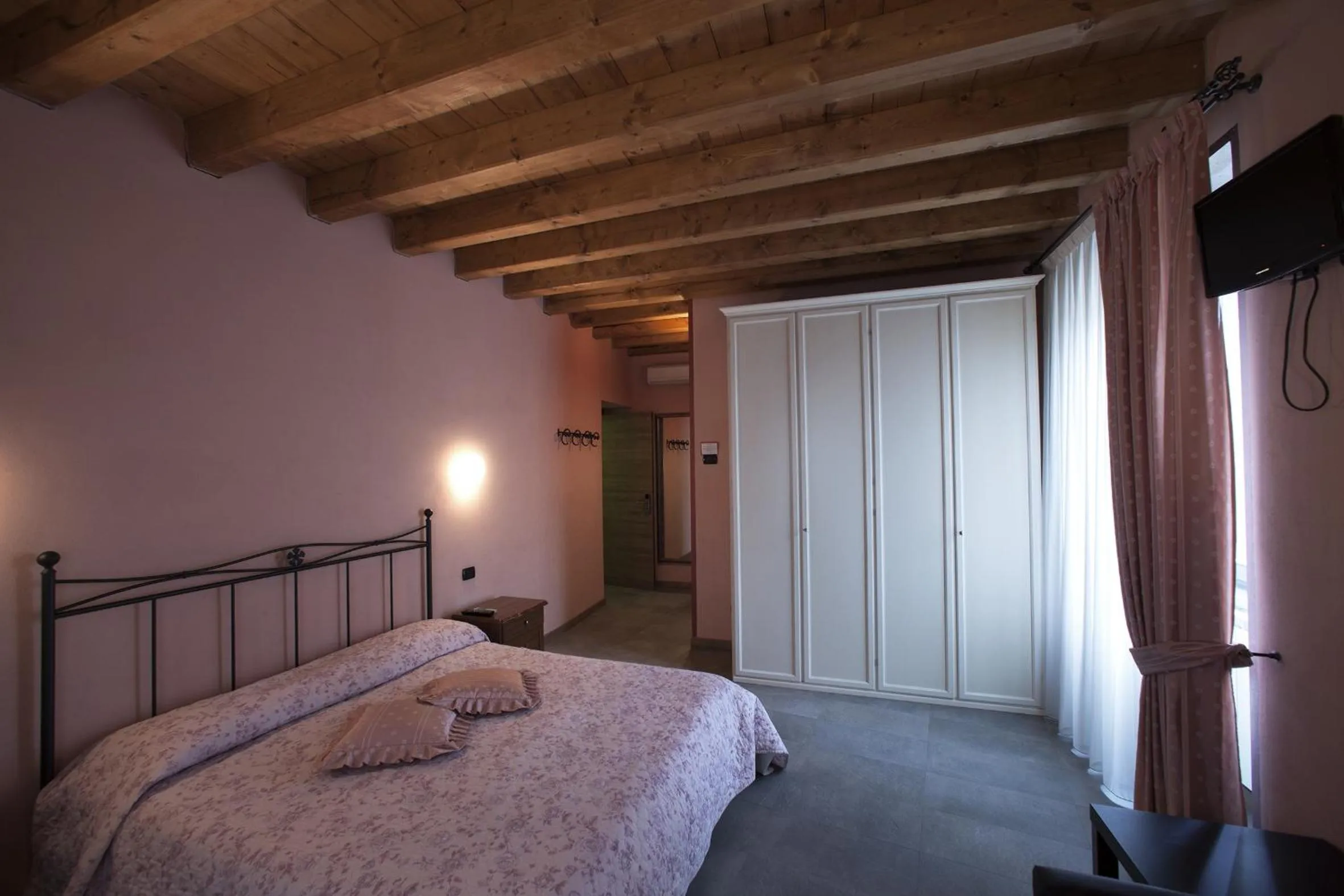 Bedroom, Bed in Locanda Sant'Antonio de foris