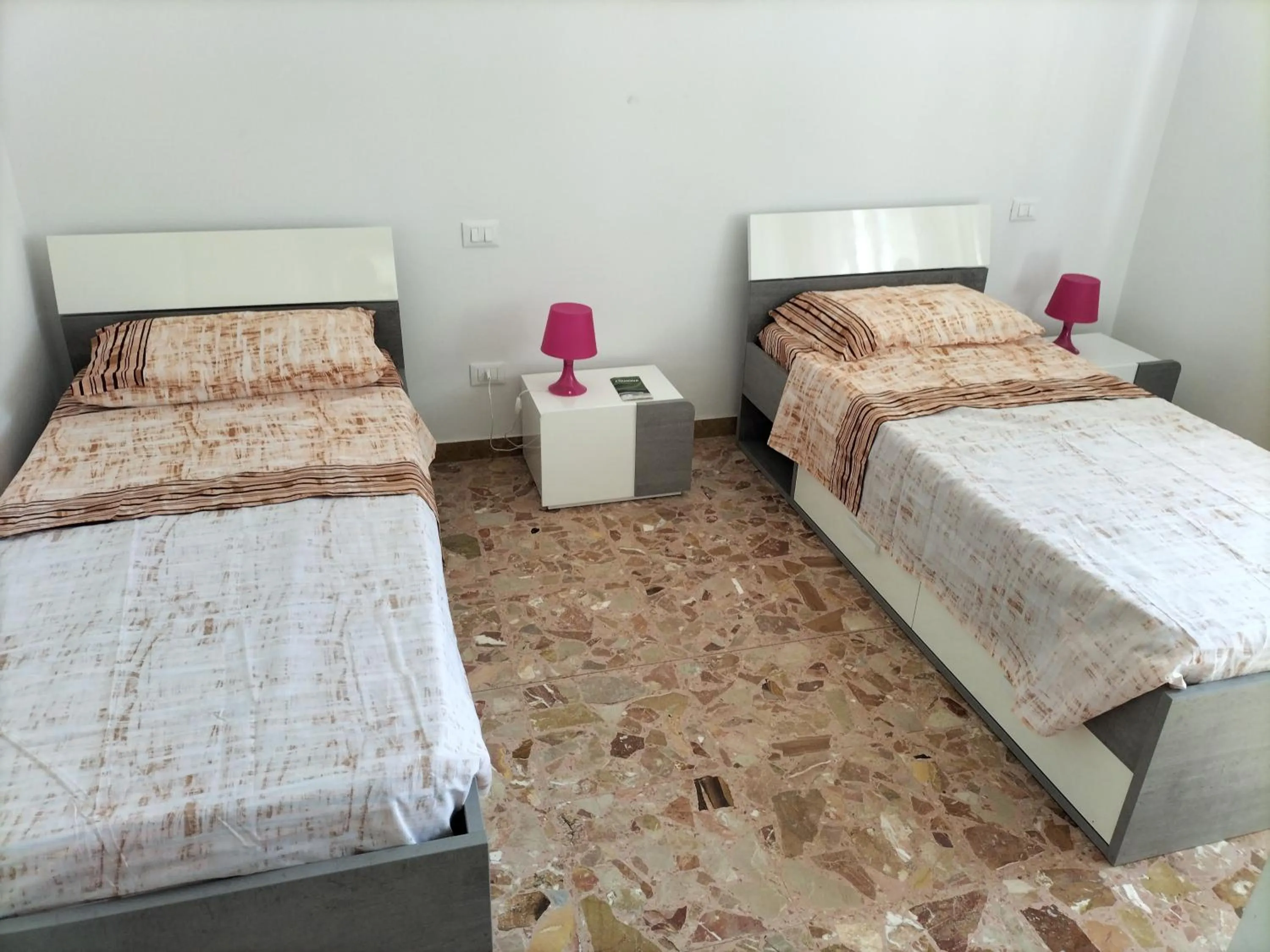 Breakfast, Bed in NOEMI & JULIENNE