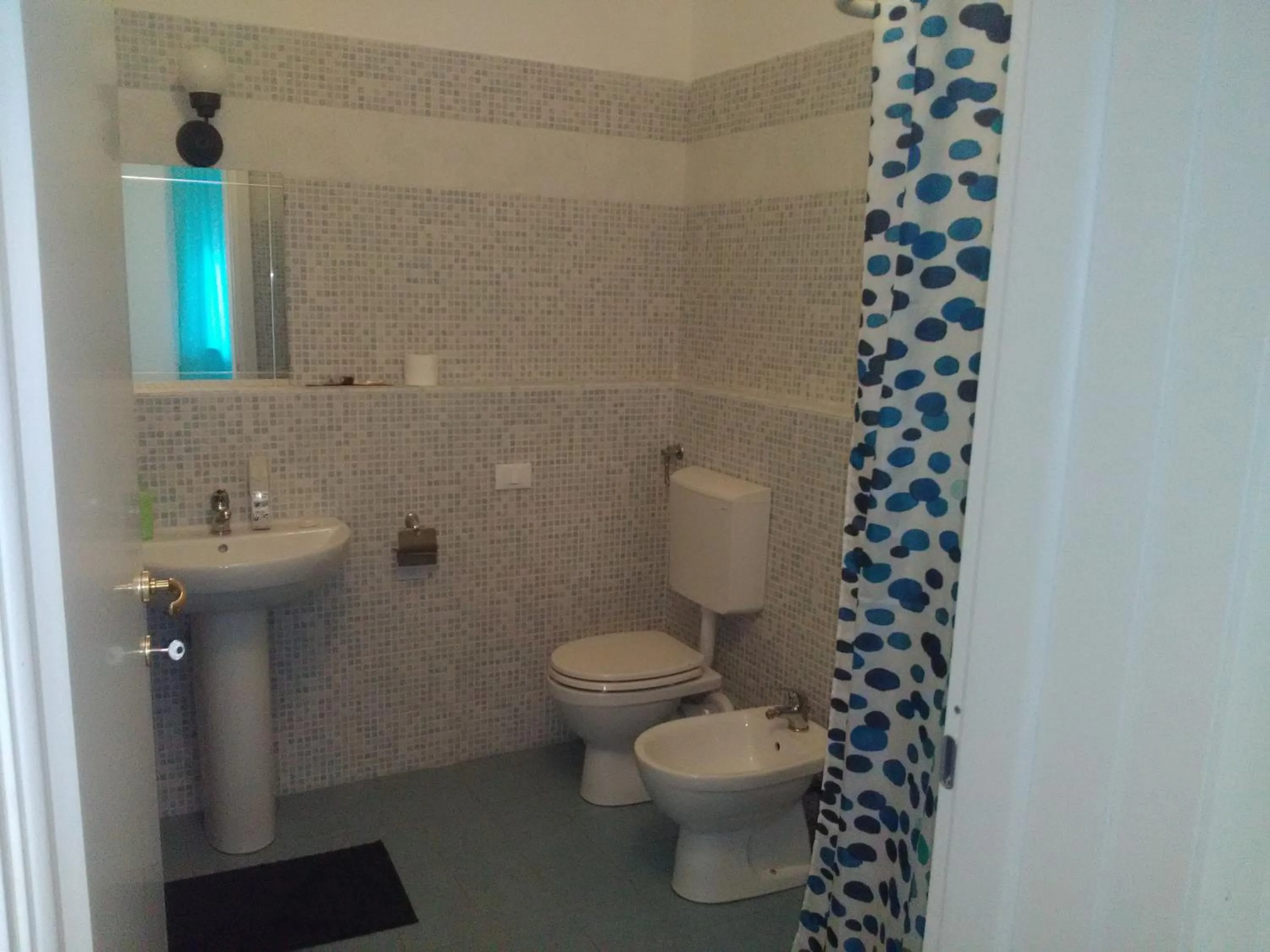 Bathroom in NOEMI & JULIENNE