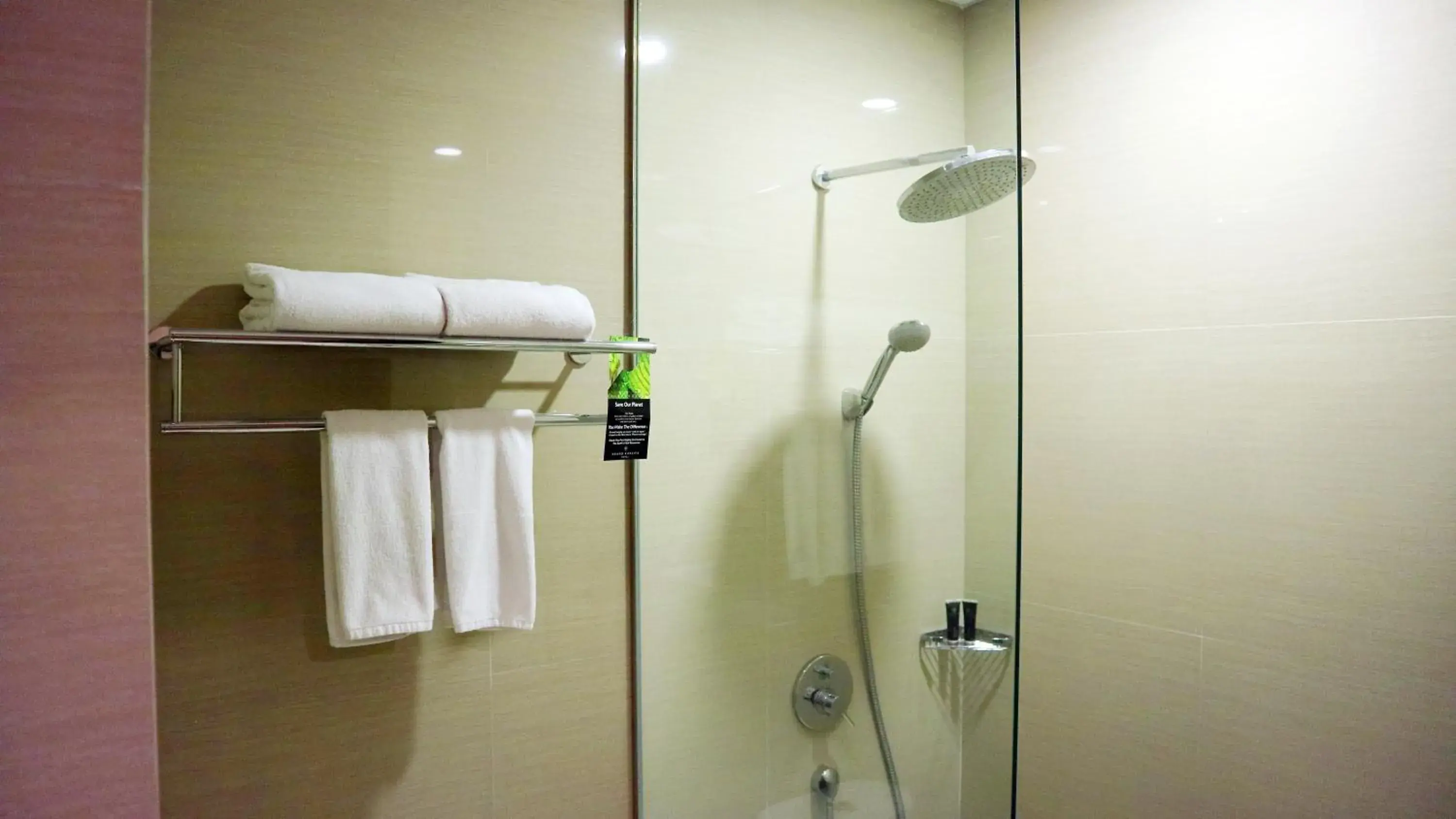 Superior King Room in Grand Karlita Hotel Purwokerto Superior King Room in Grand Karlita Hotel Purwokerto