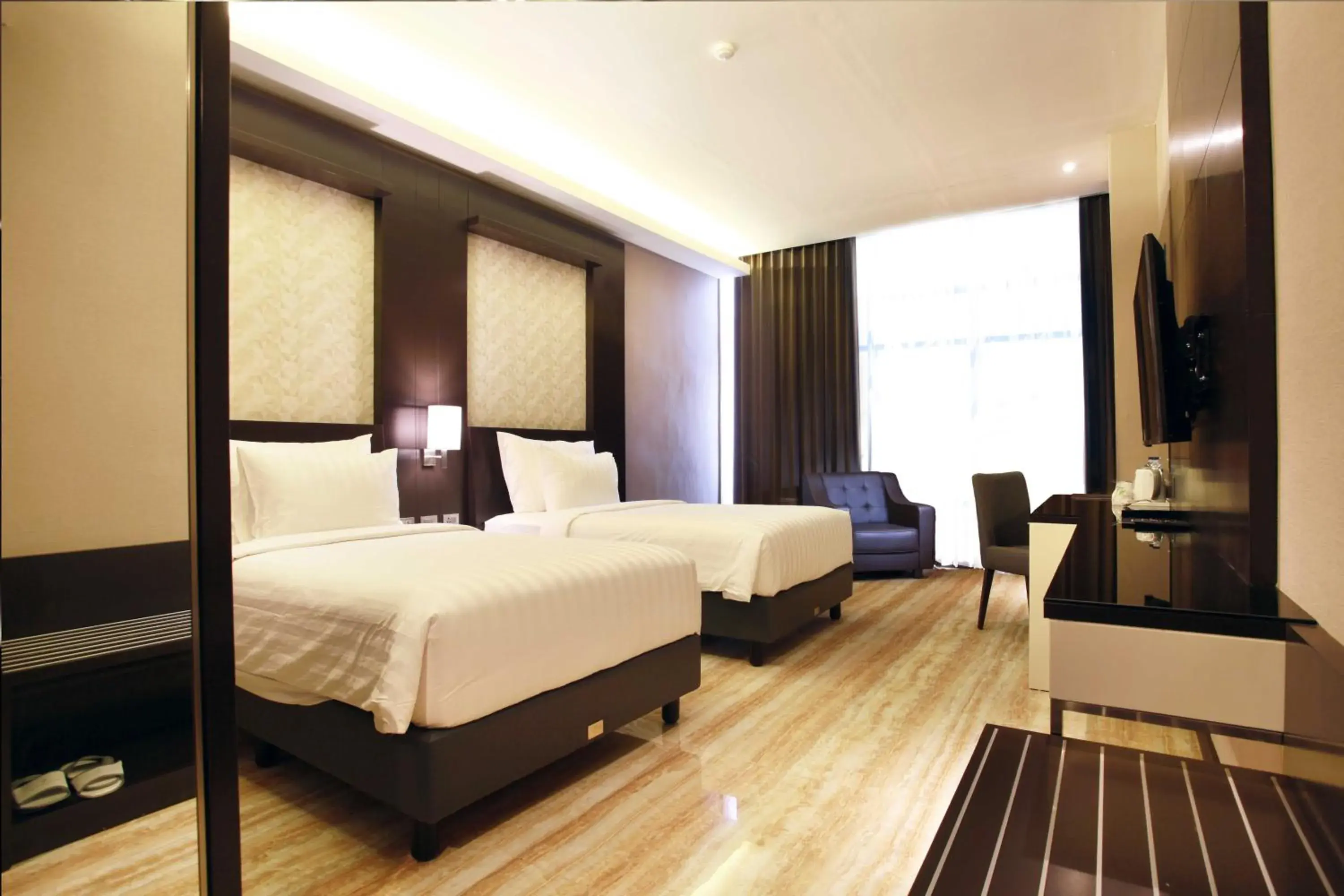 Deluxe Twin Room in Grand Karlita Hotel Purwokerto Deluxe Twin Room in Grand Karlita Hotel Purwokerto