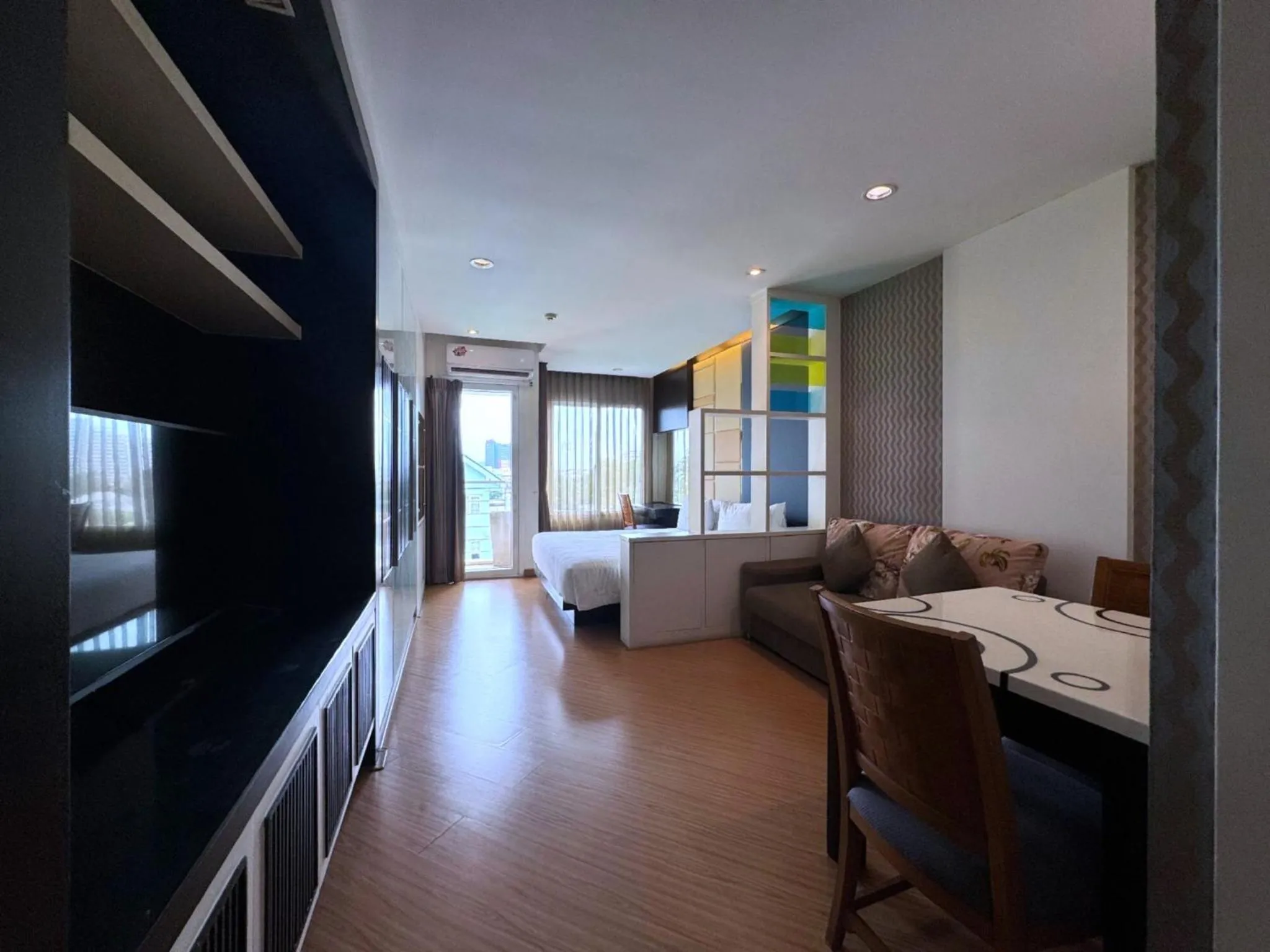 Area and facilities, Bed in The Sunreno Hotel Bangkok