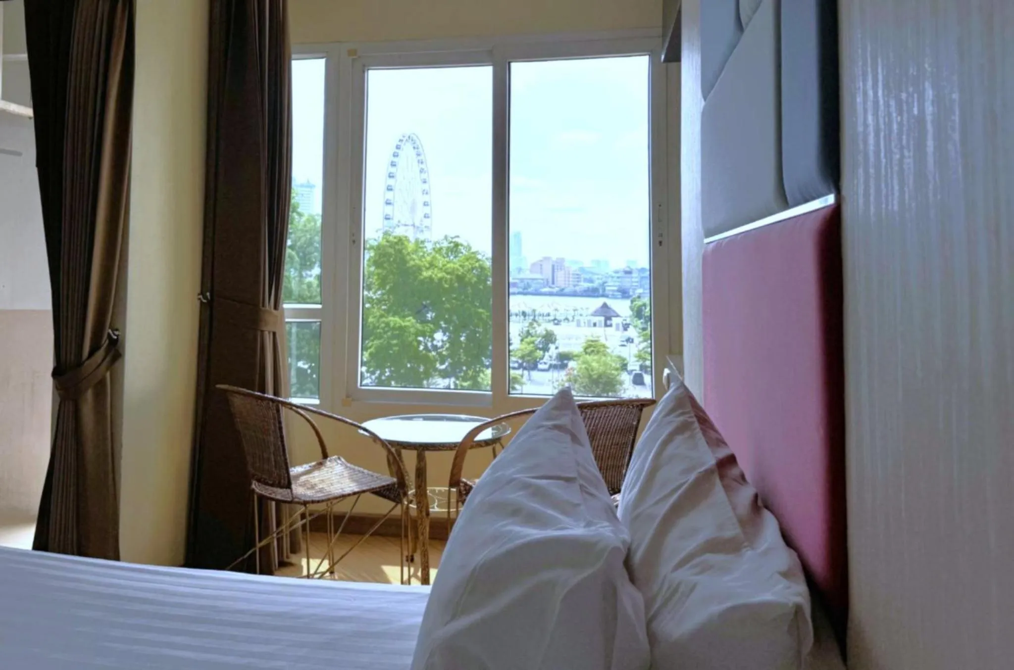 Landmark view, Bed in The Sunreno Hotel Bangkok