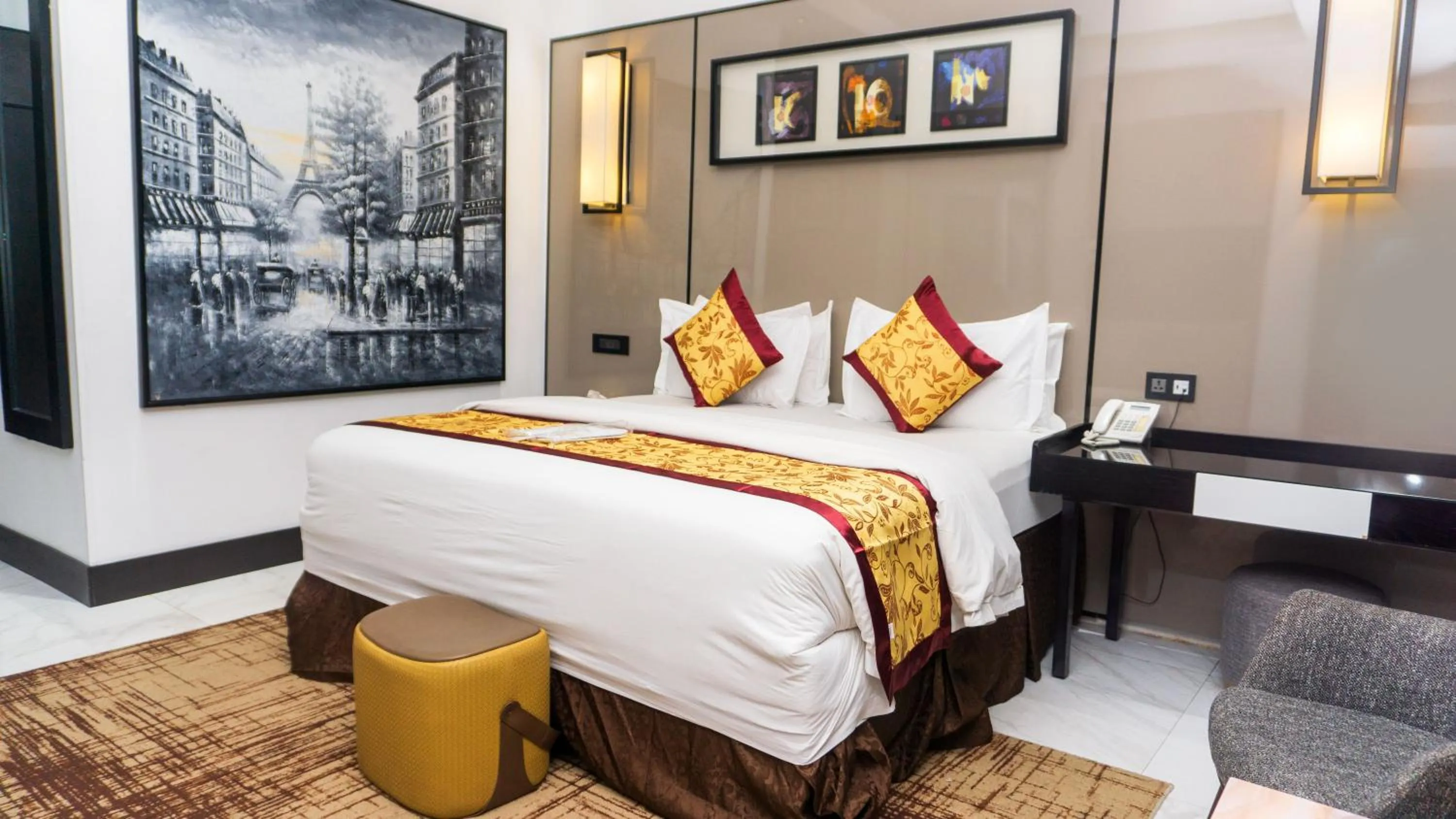 Bed in GreenPoint Hotel