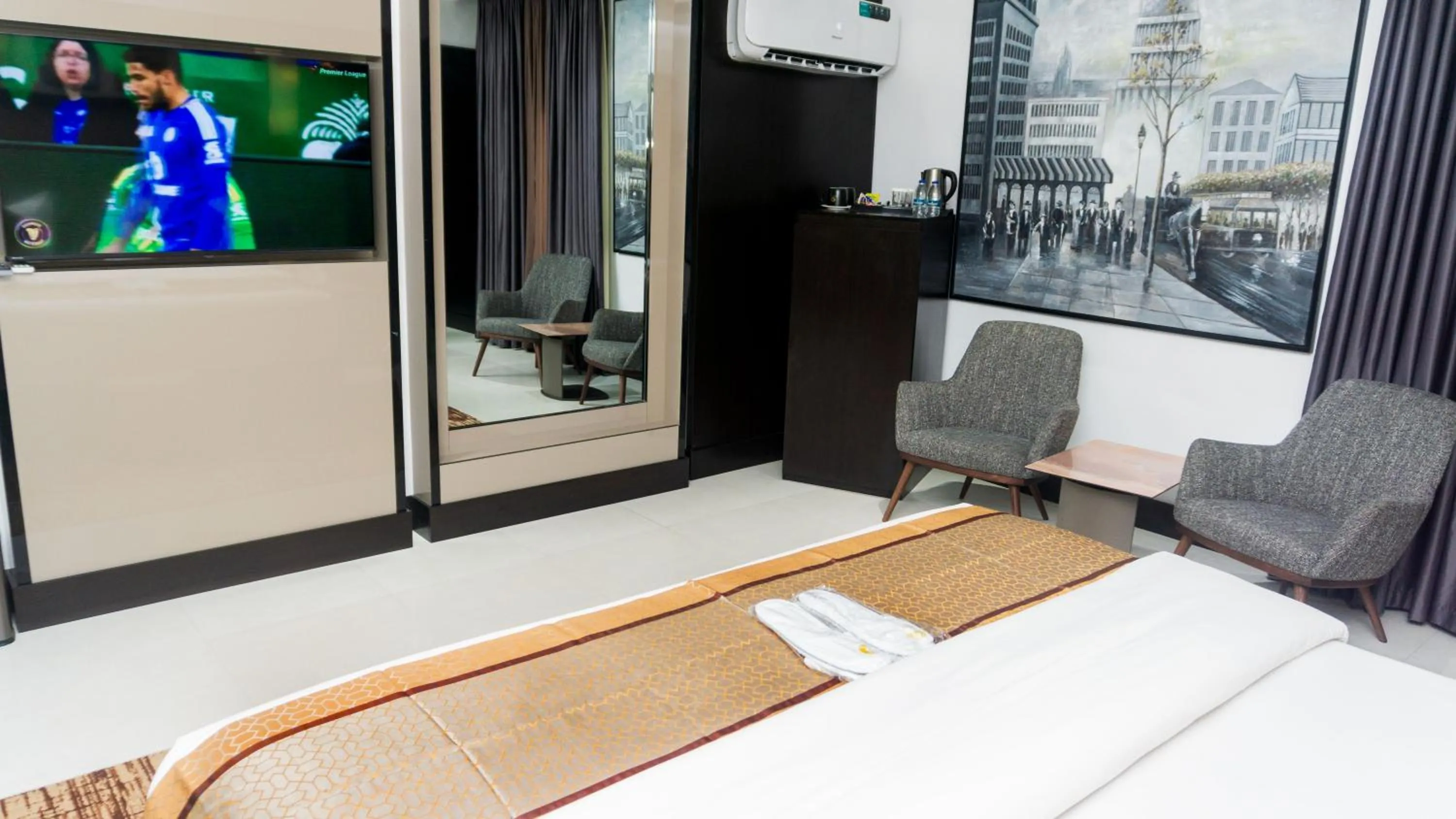 Bed in GreenPoint Hotel