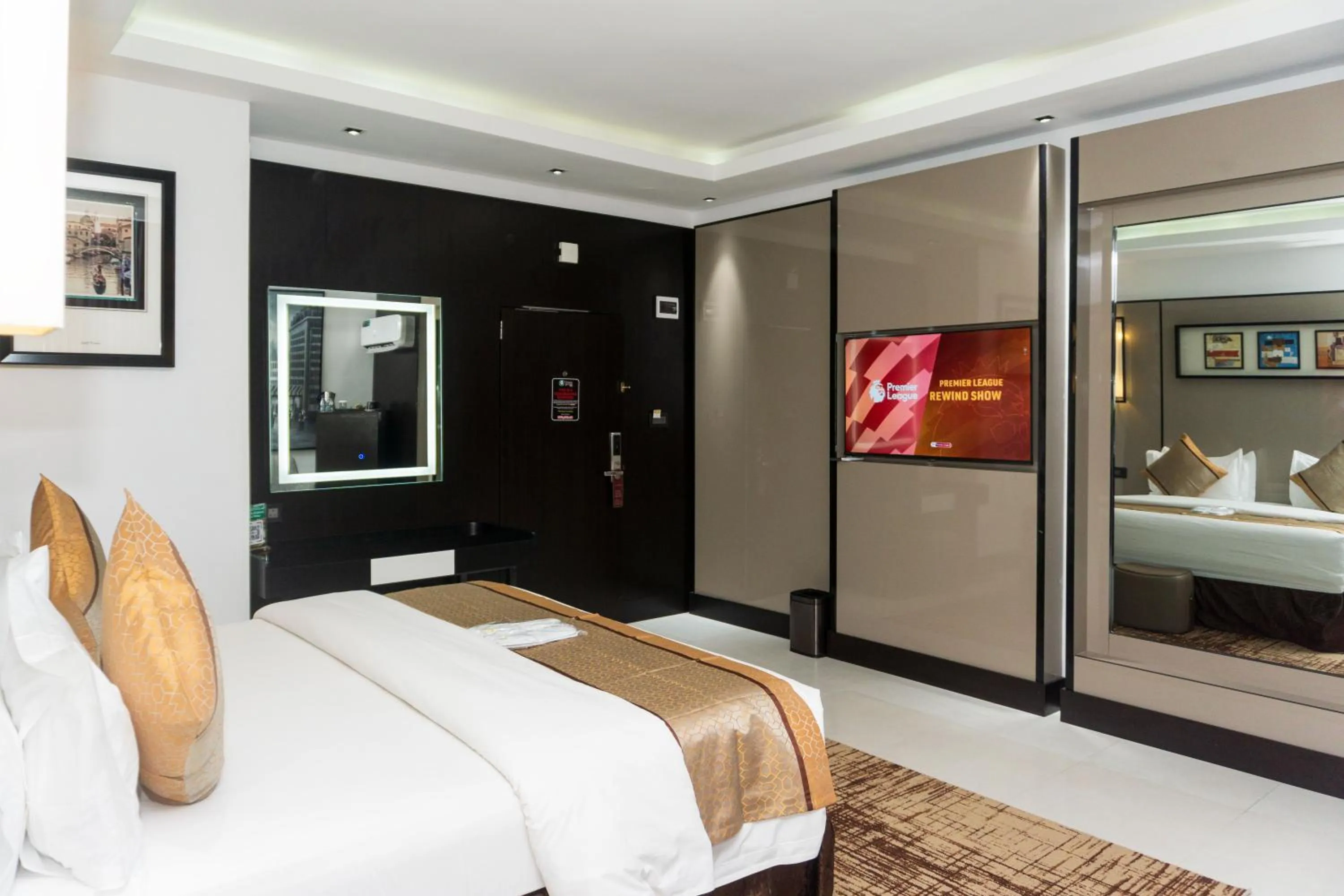 Bed in GreenPoint Hotel