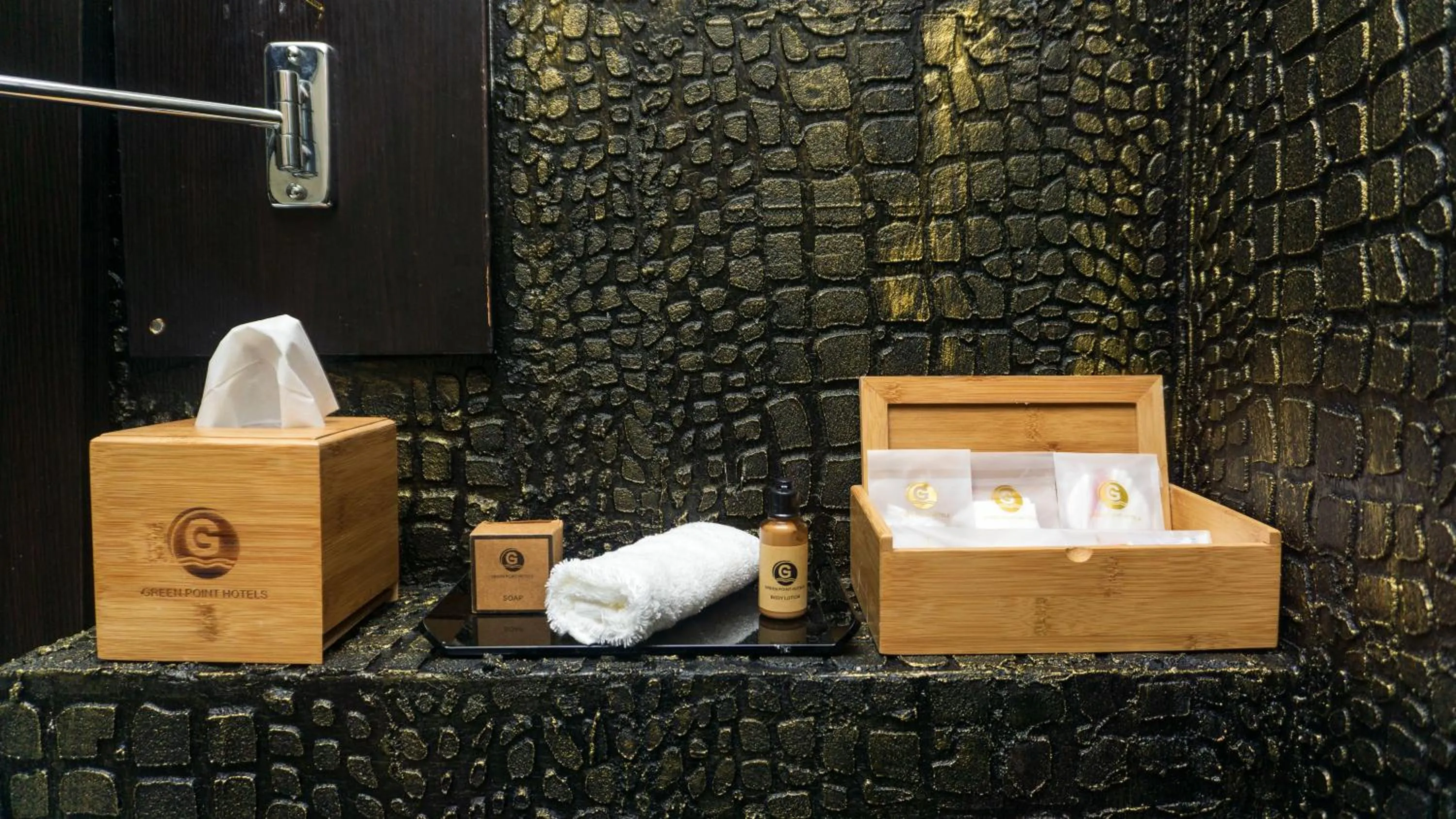 Toilet in GreenPoint Hotel