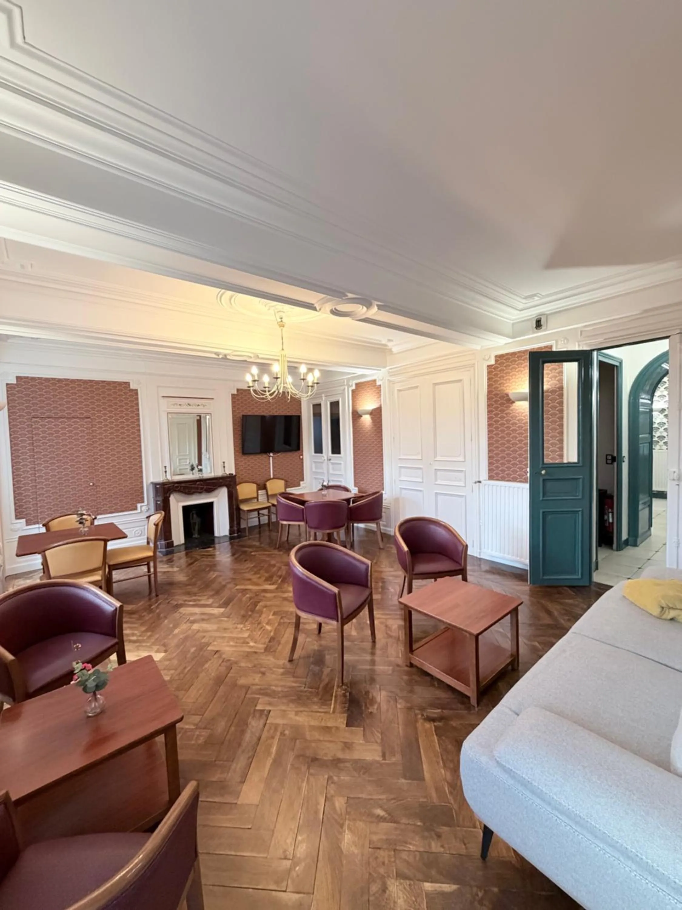 Bed in Château du Bourg