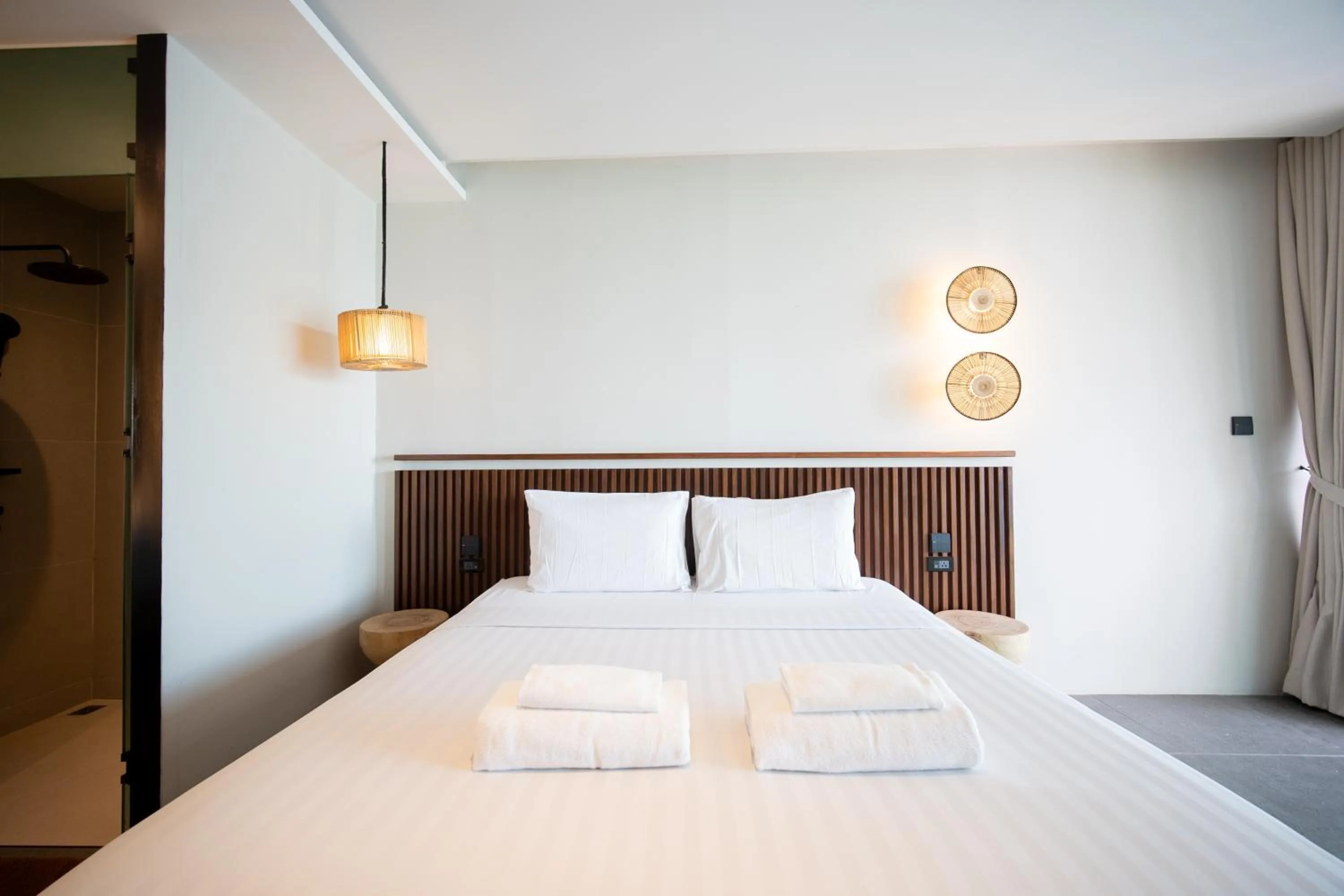 Bed in Sangthian Beach Resort