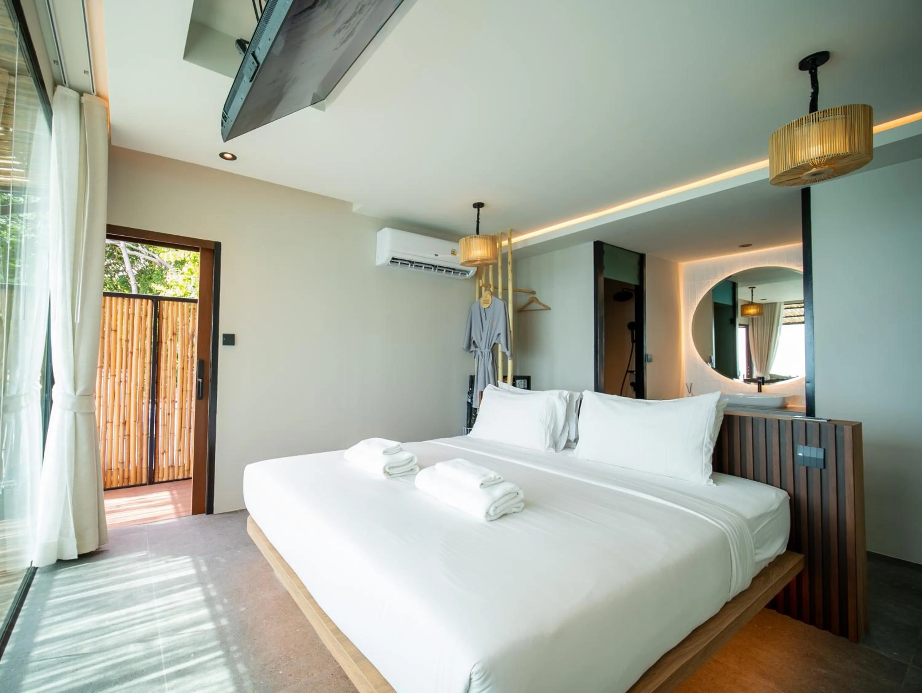 Bed in Sangthian Beach Resort