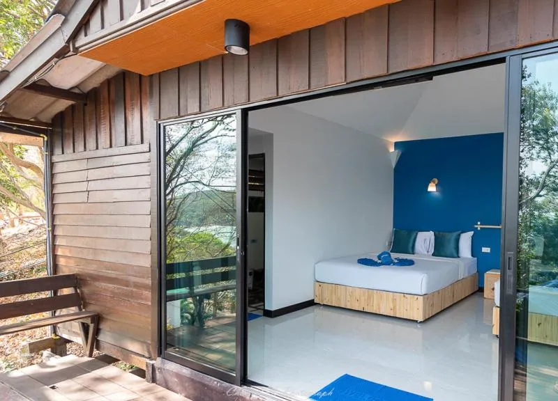 Bed in Sangthian Beach Resort