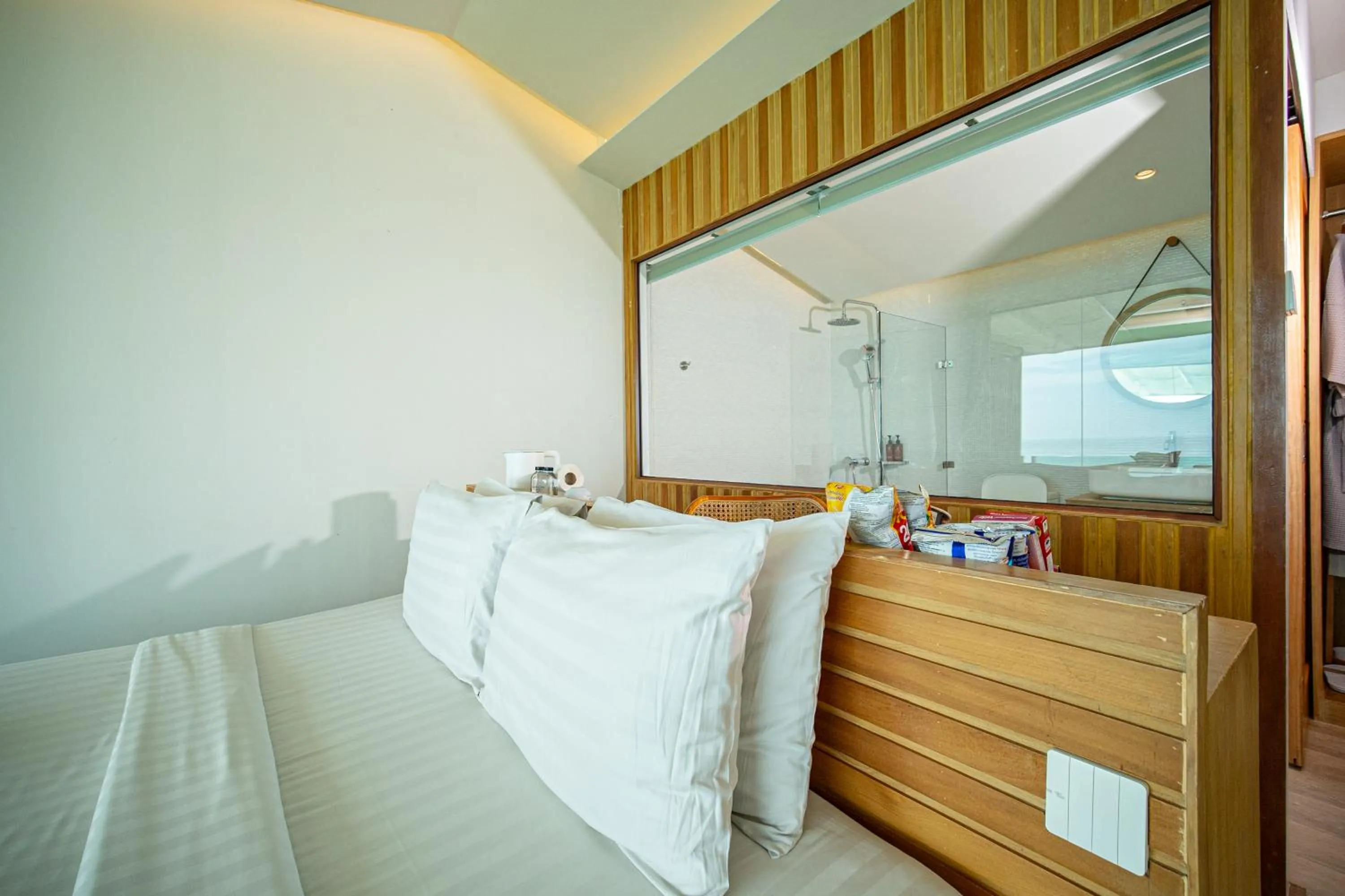 Bed in Sangthian Beach Resort