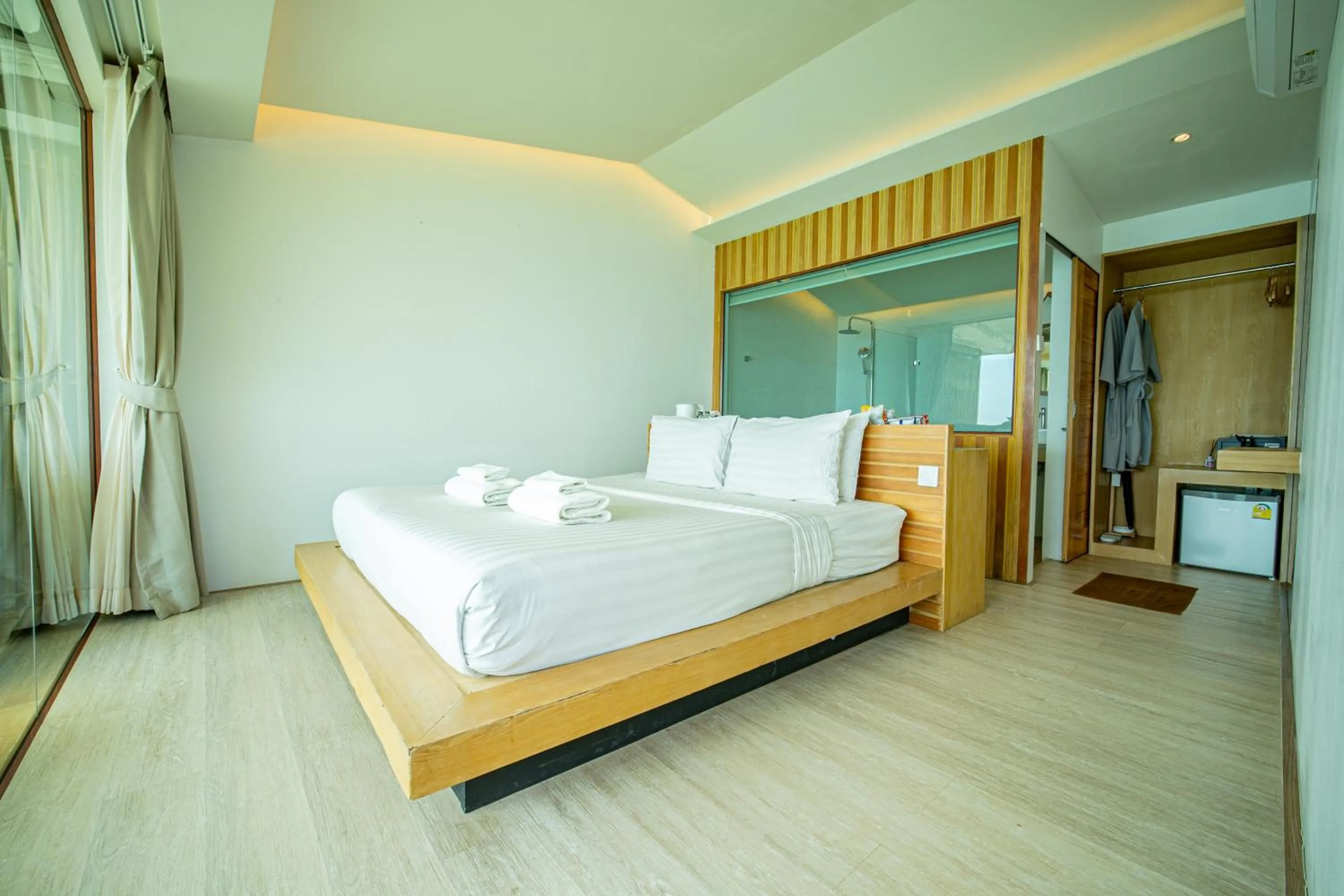 Bed in Sangthian Beach Resort