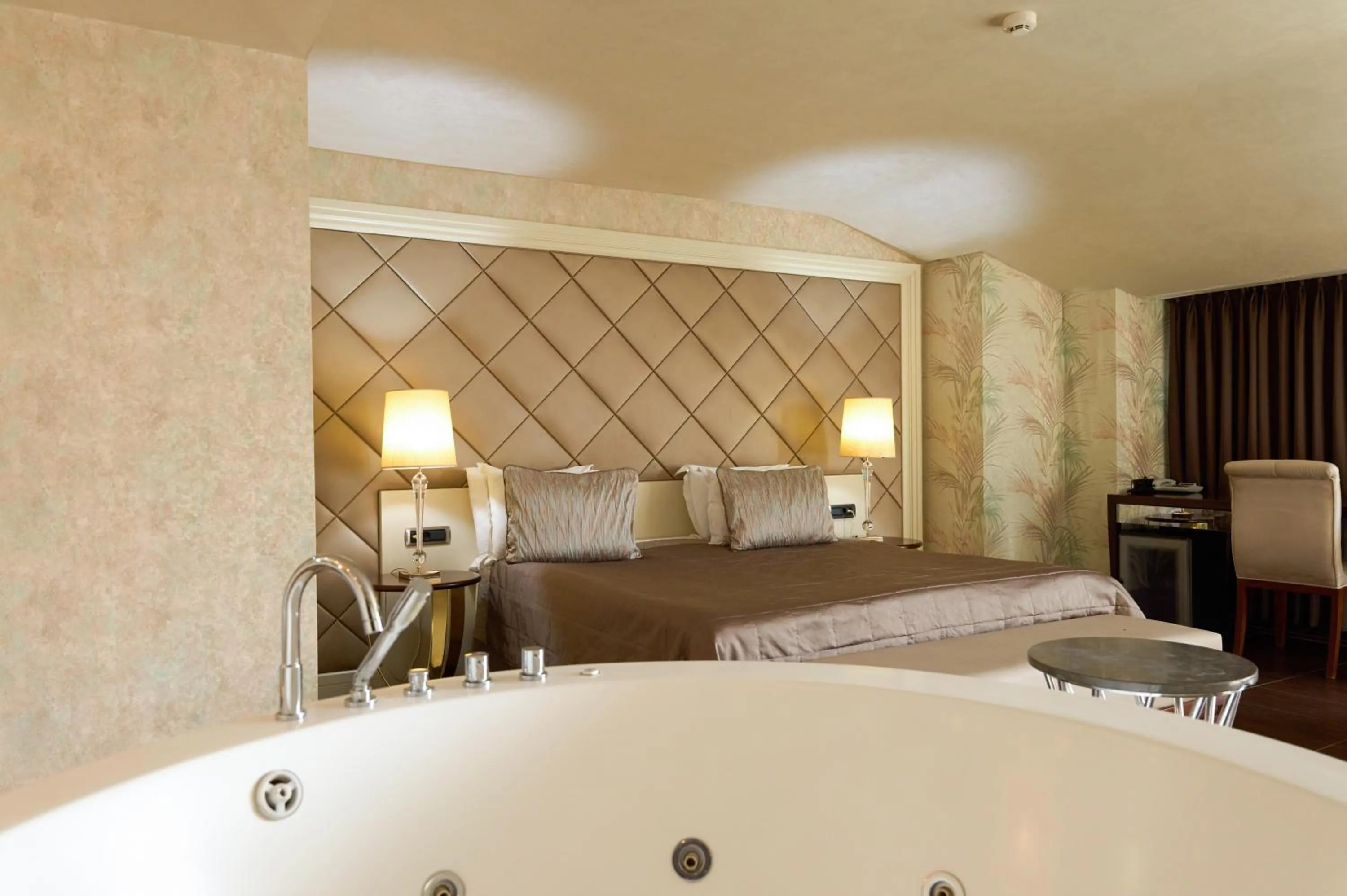 Bed in Taba Luxury Suites and Hotel