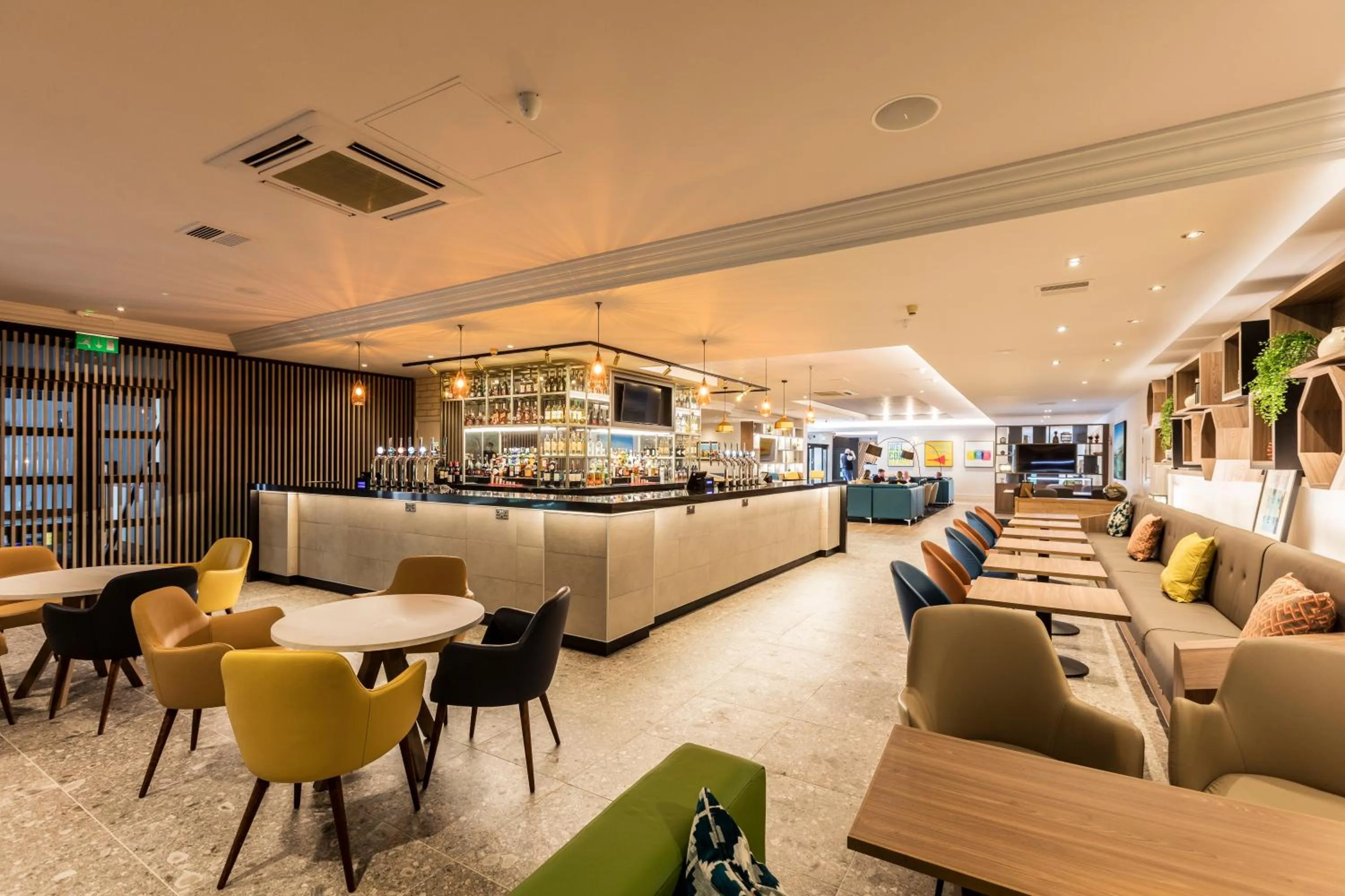 Lounge or bar in Holiday Inn Bristol Filton by IHG