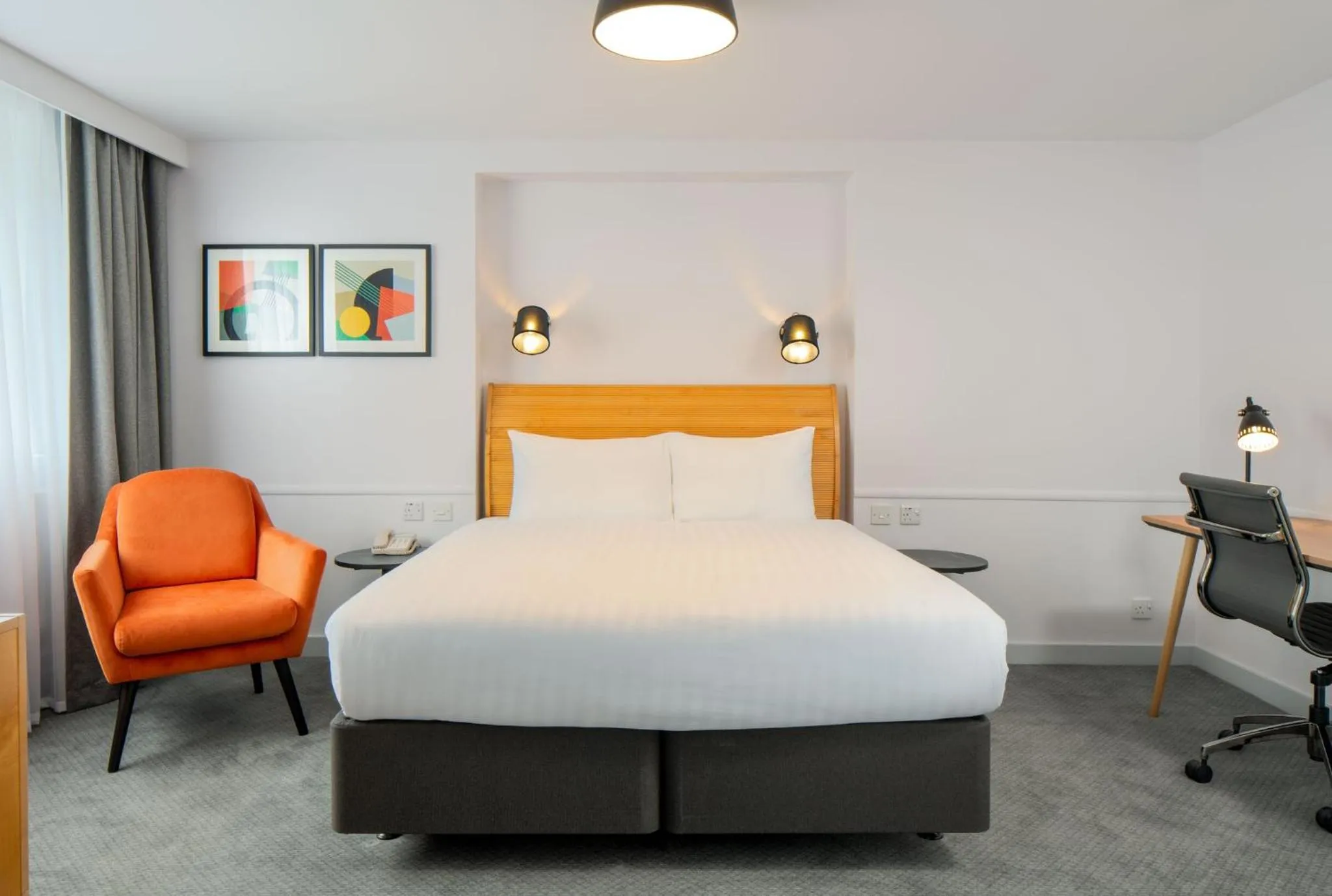 Photo of the whole room, Bed in Holiday Inn Bristol Filton by IHG